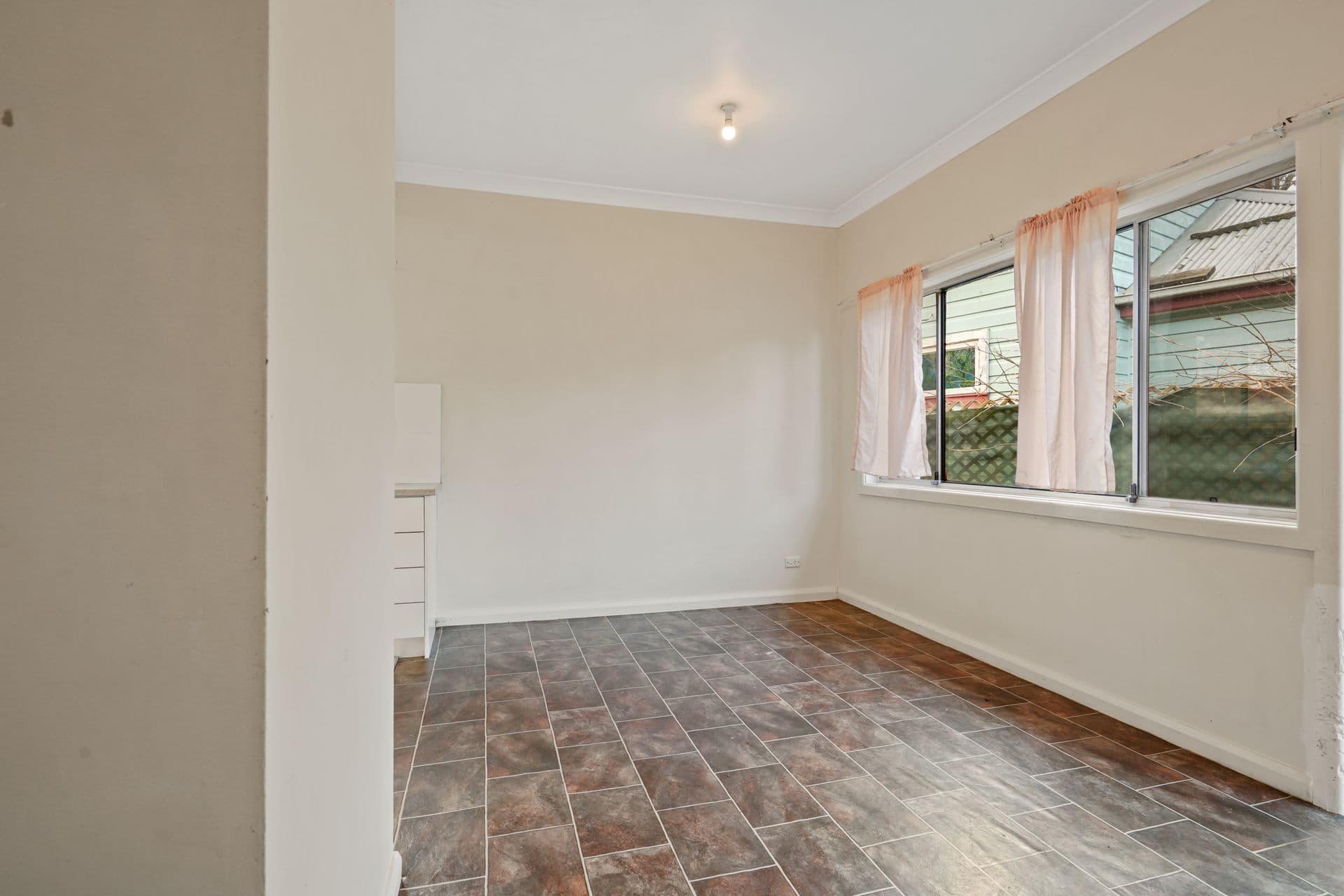 2 Wentworth Avenue, Glenfield, NSW, 2167, Glenfield - Thumbnail 8