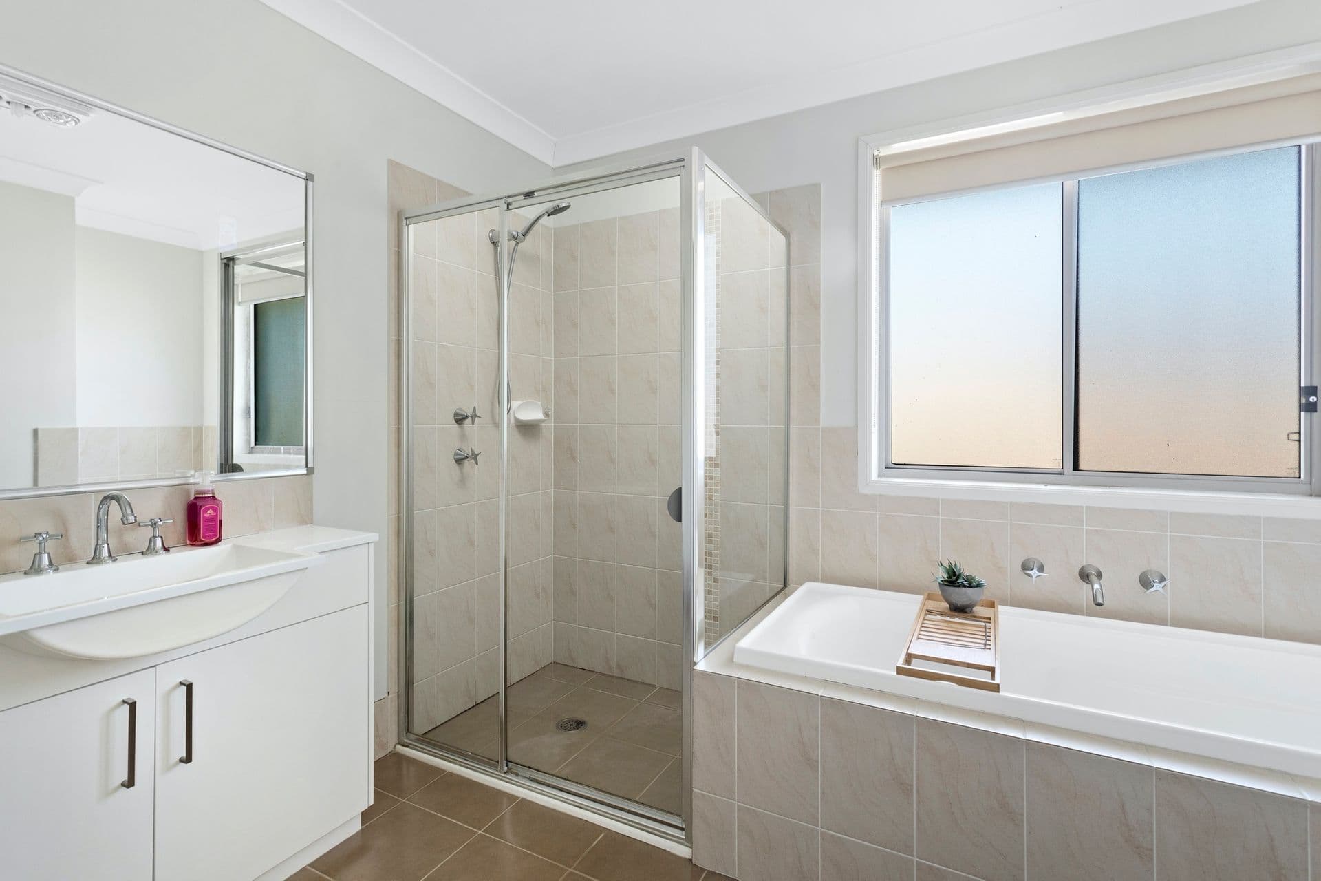 14 Hemsworth Avenue, Middleton Grange, NSW, 2171, Middleton Grange - Thumbnail 8
