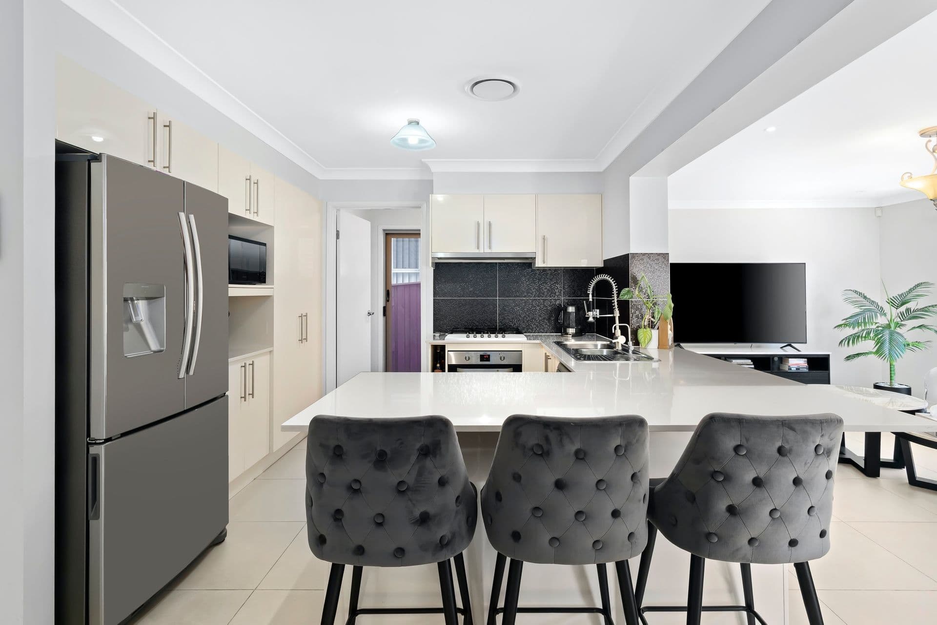 14 Hemsworth Avenue, Middleton Grange, NSW, 2171, Middleton Grange - Thumbnail 3