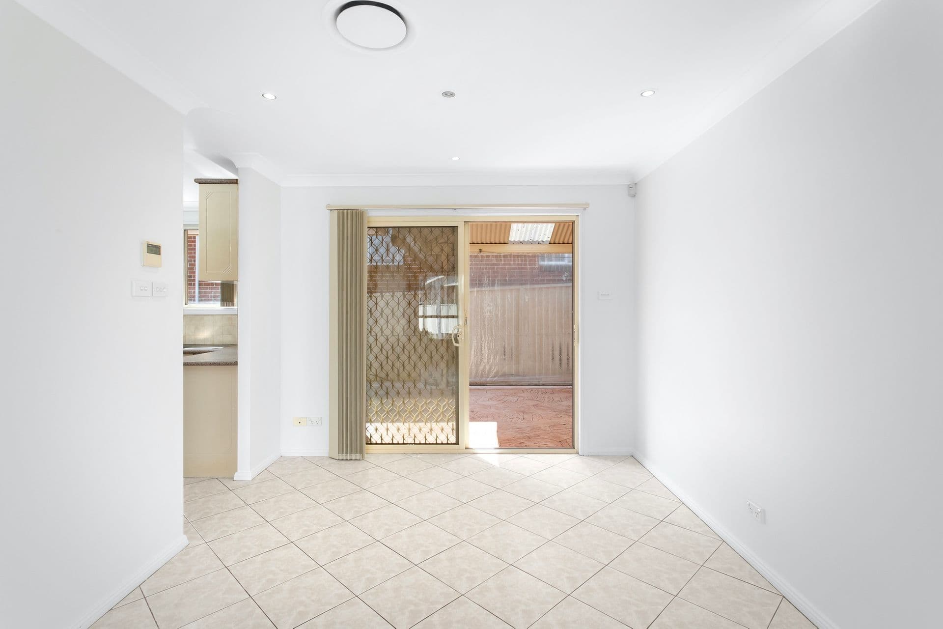 1/10 Esk Avenue, Green Valley, NSW, 2168, Green Valley - Thumbnail 4