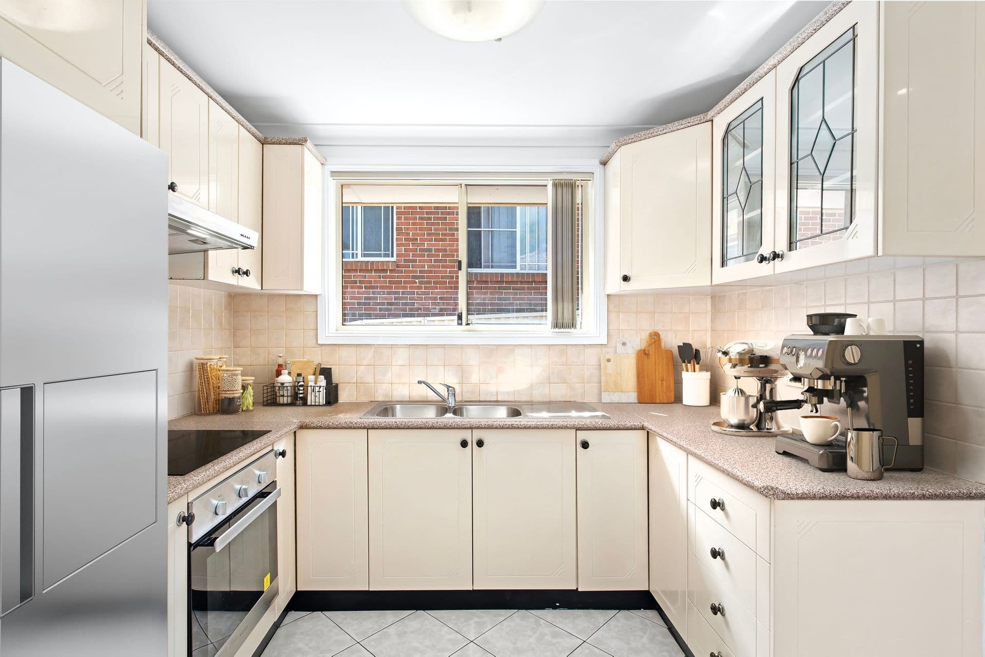 1/10 Esk Avenue, Green Valley, NSW, 2168, Green Valley - Thumbnail 2