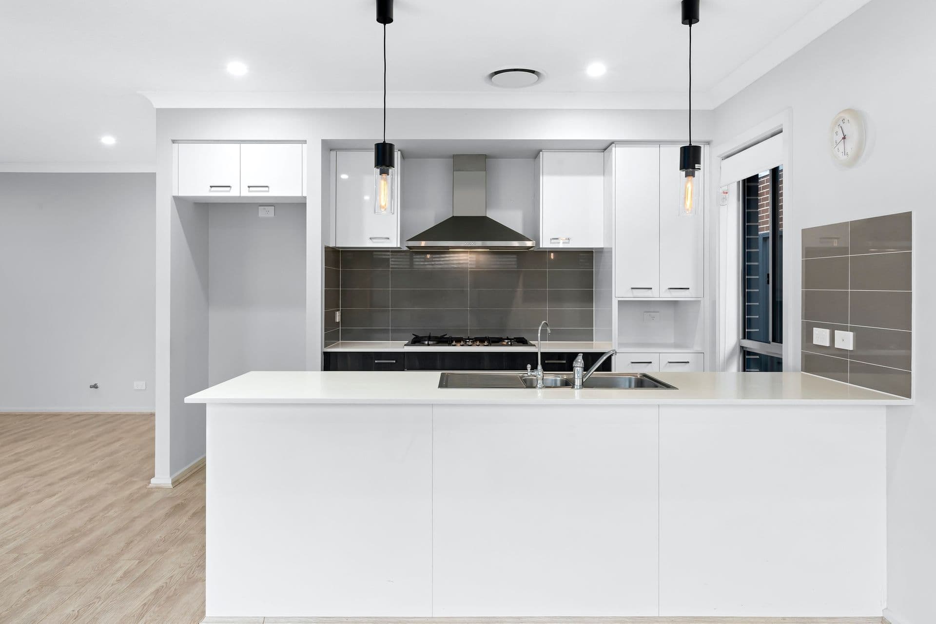 15 Cymbeline Street, Rosemeadow, NSW, 2560, Rosemeadow - Thumbnail 2