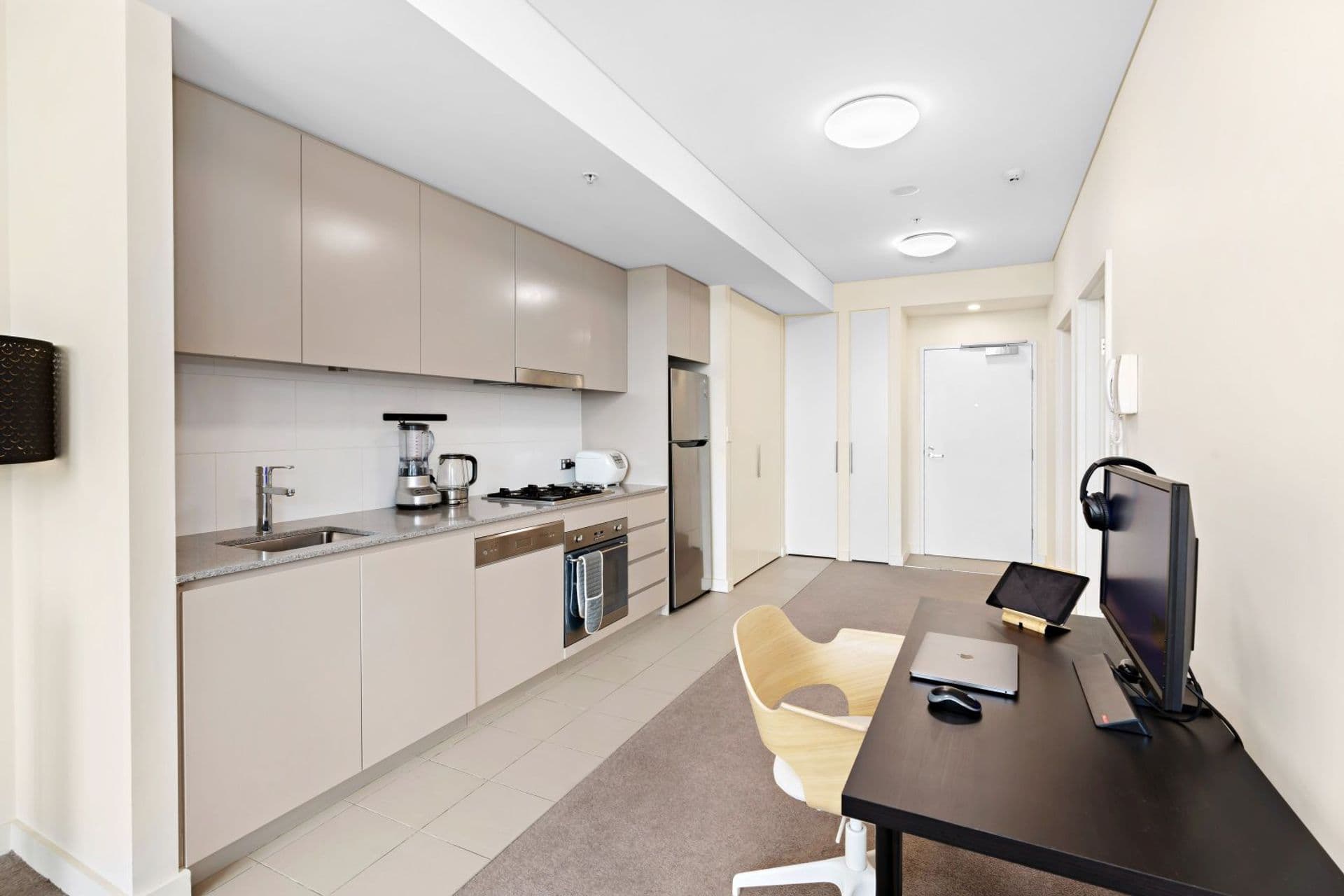 208/2 Discovery Point Place, Wolli Creek, NSW, 2205, Wolli Creek - Thumbnail 2