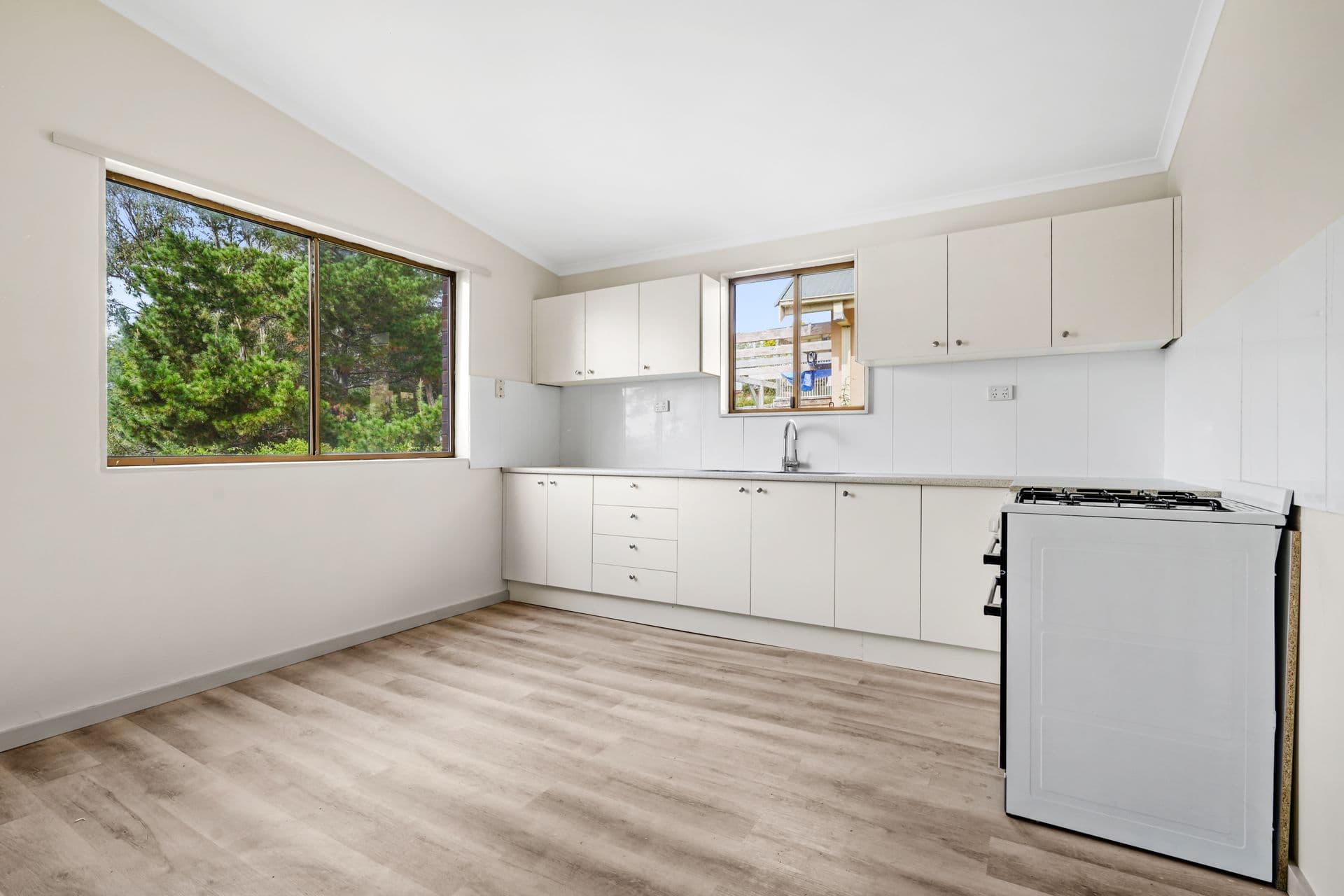 8 Krista Place, Tahmoor, NSW, 2573, Tahmoor - Thumbnail 5