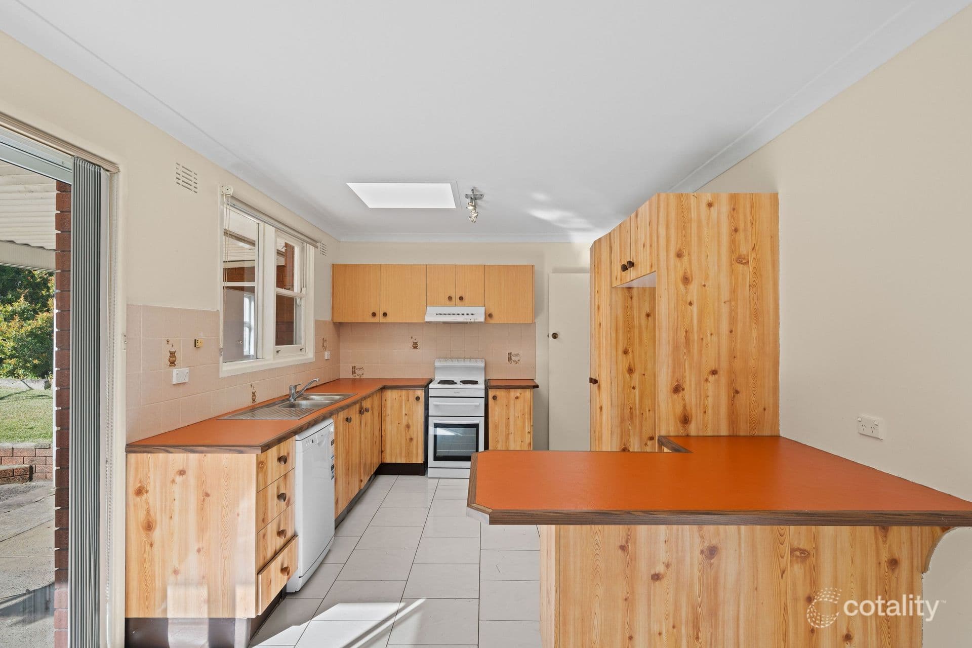 16 Naranga Avenue, Engadine, NSW, 2233, Engadine - Thumbnail 2