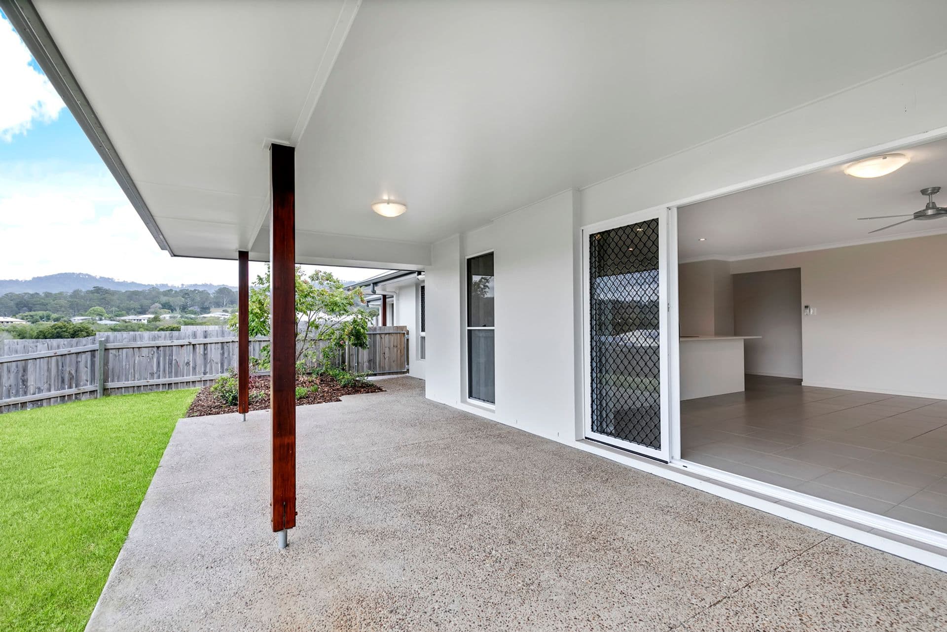 6 Bowerbird Avenue, Burnside, QLD, 4560, Burnside - Thumbnail 3