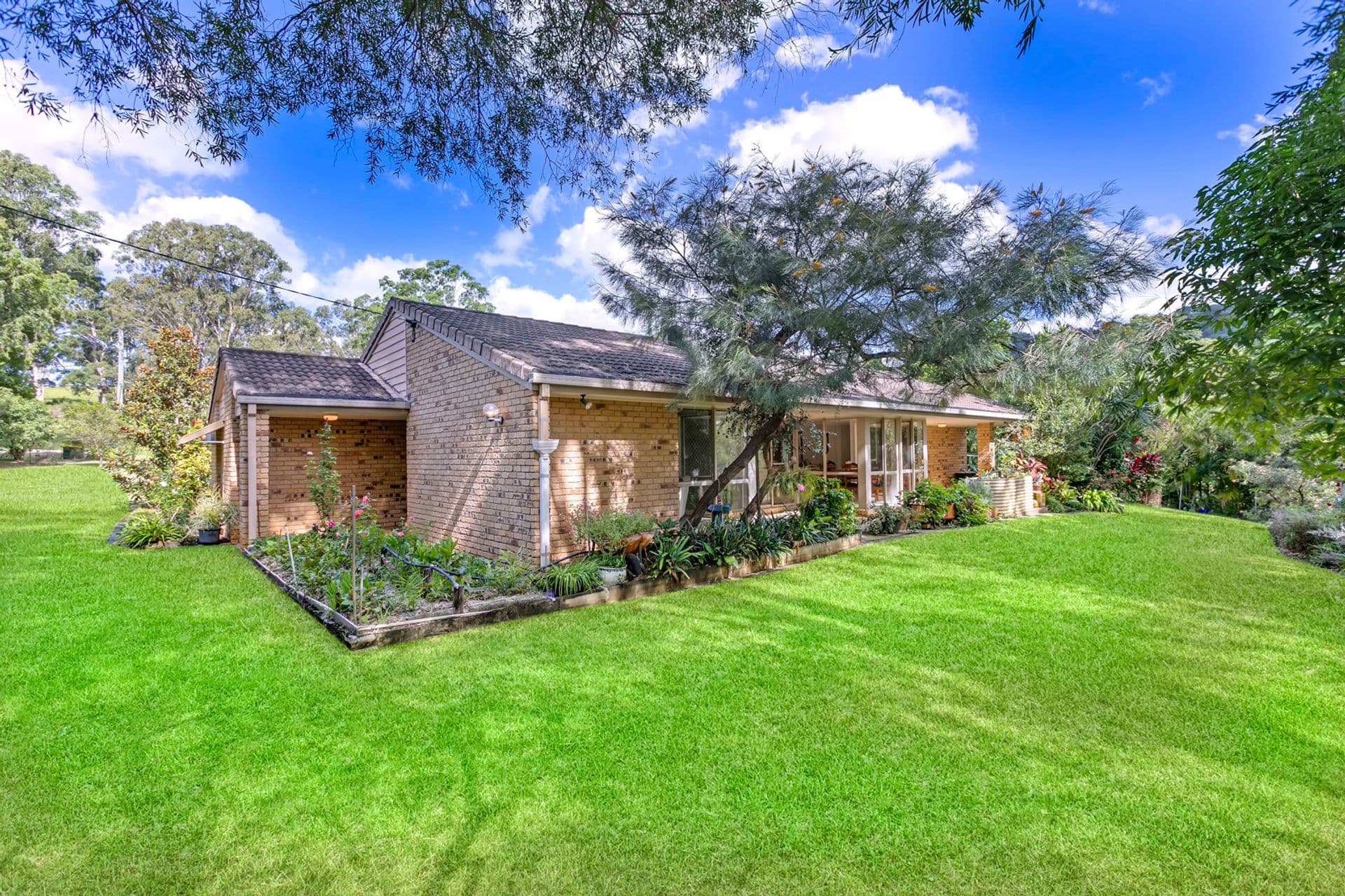 587 Hunchy Road, Hunchy, QLD, 4555, Hunchy - Thumbnail 3