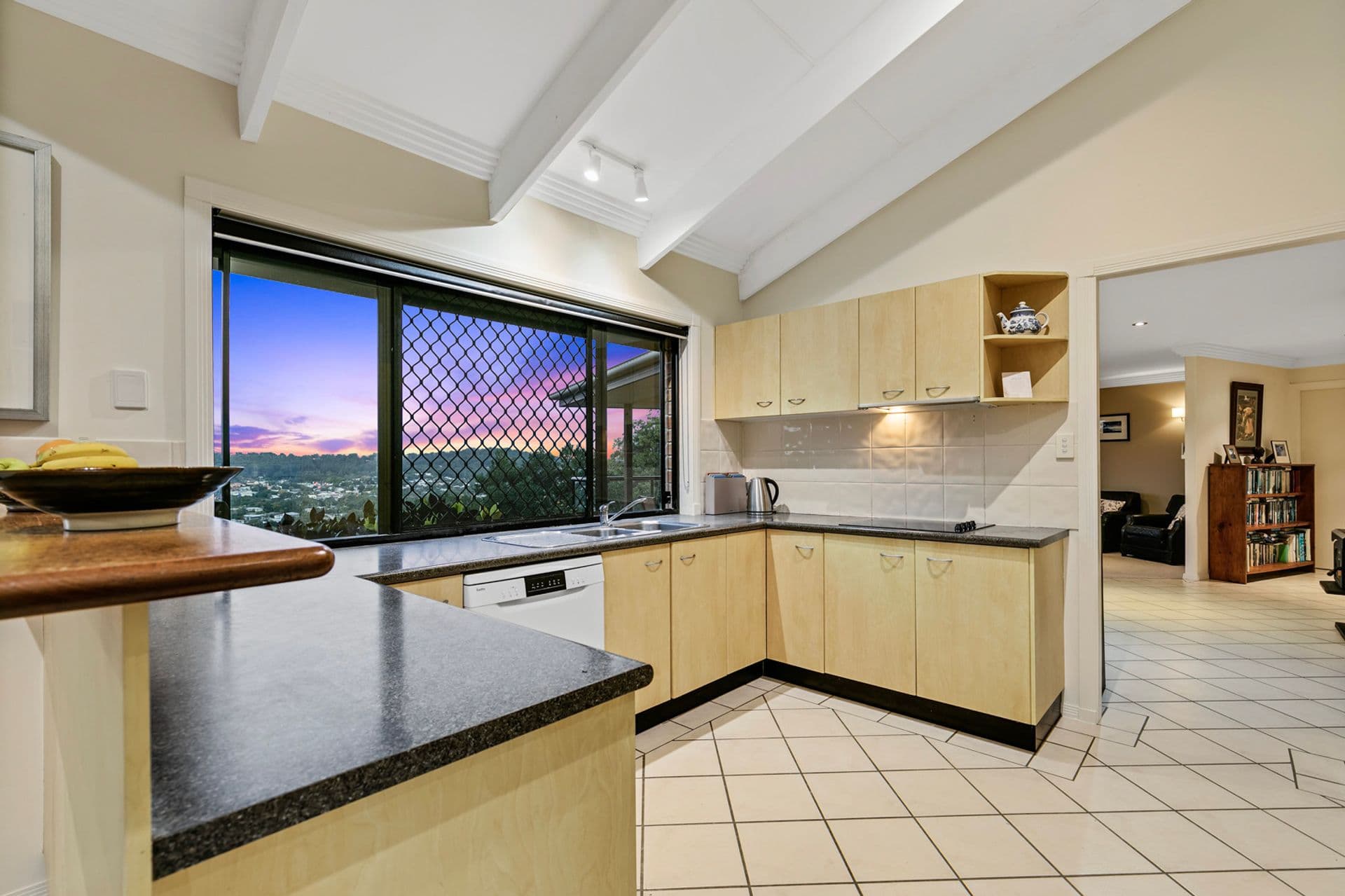 15 Pearl Parade, Nambour, QLD, 4560, Nambour - Thumbnail 6