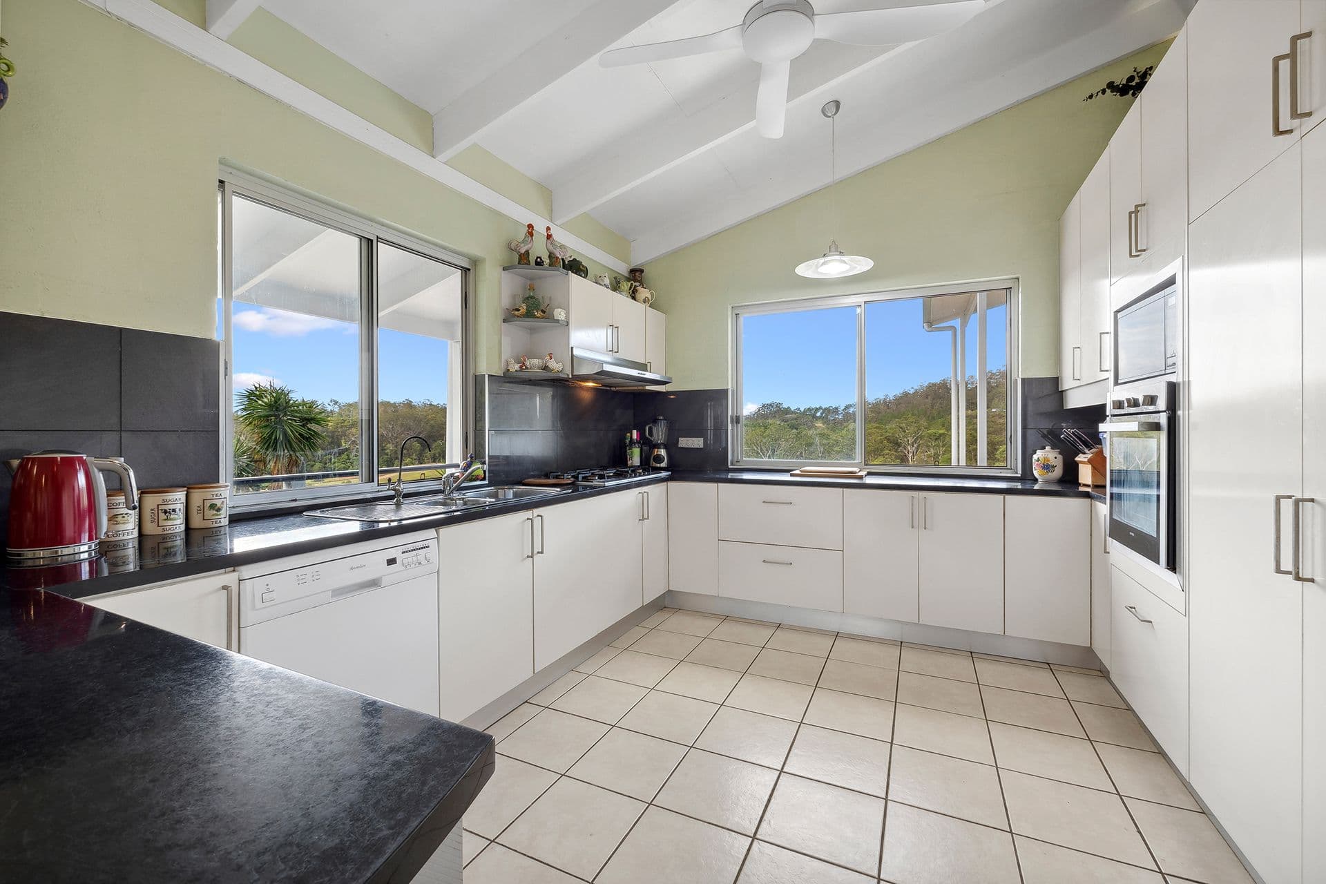 289 Hunchy Road, Hunchy, QLD, 4555, Hunchy - Thumbnail 7