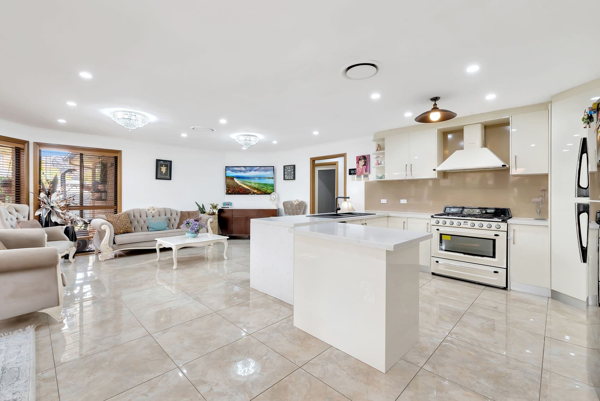 6 Symons Place, West Hoxton, NSW, 2171, West Hoxton - Thumbnail 4