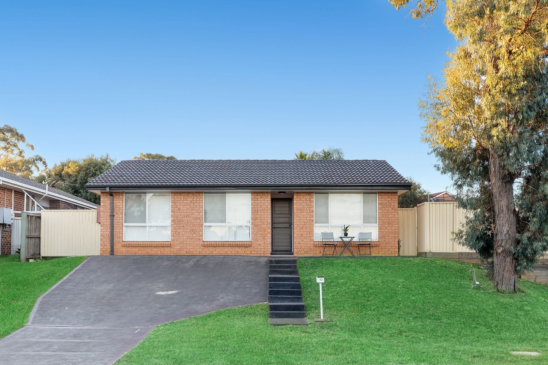 10 And 10a Brownlow Place, Ambarvale, NSW, 2560, Ambarvale - Thumbnail 2