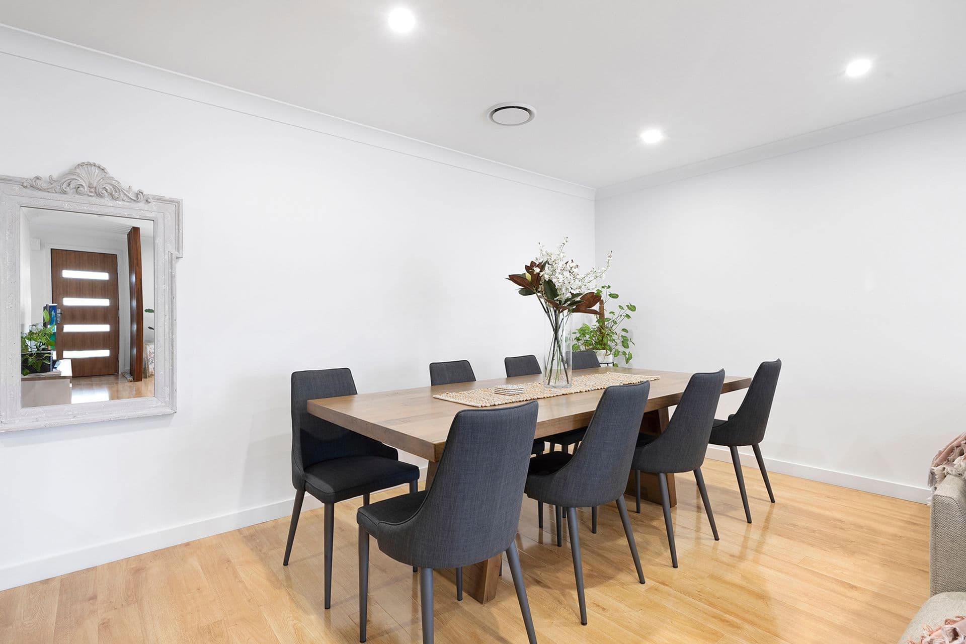 43 Kingsdale Avenue, Catherine Field, NSW, 2557, Catherine Field - Thumbnail 3