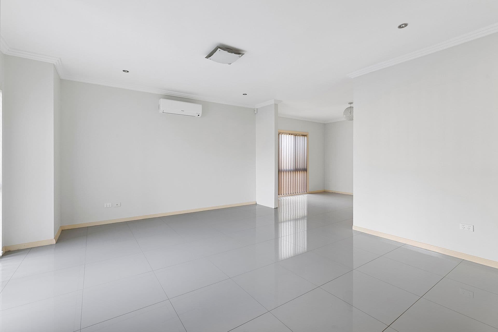 6 Fysh Avenue, Middleton Grange, NSW, 2171, Middleton Grange - Thumbnail 2