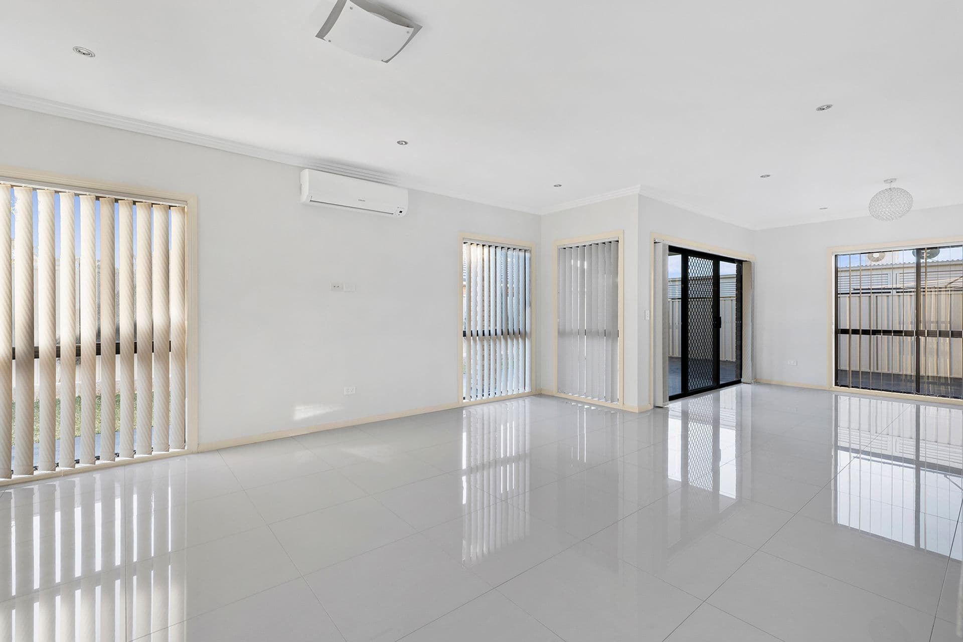 6 Fysh Avenue, Middleton Grange, NSW, 2171, Middleton Grange - Thumbnail 5