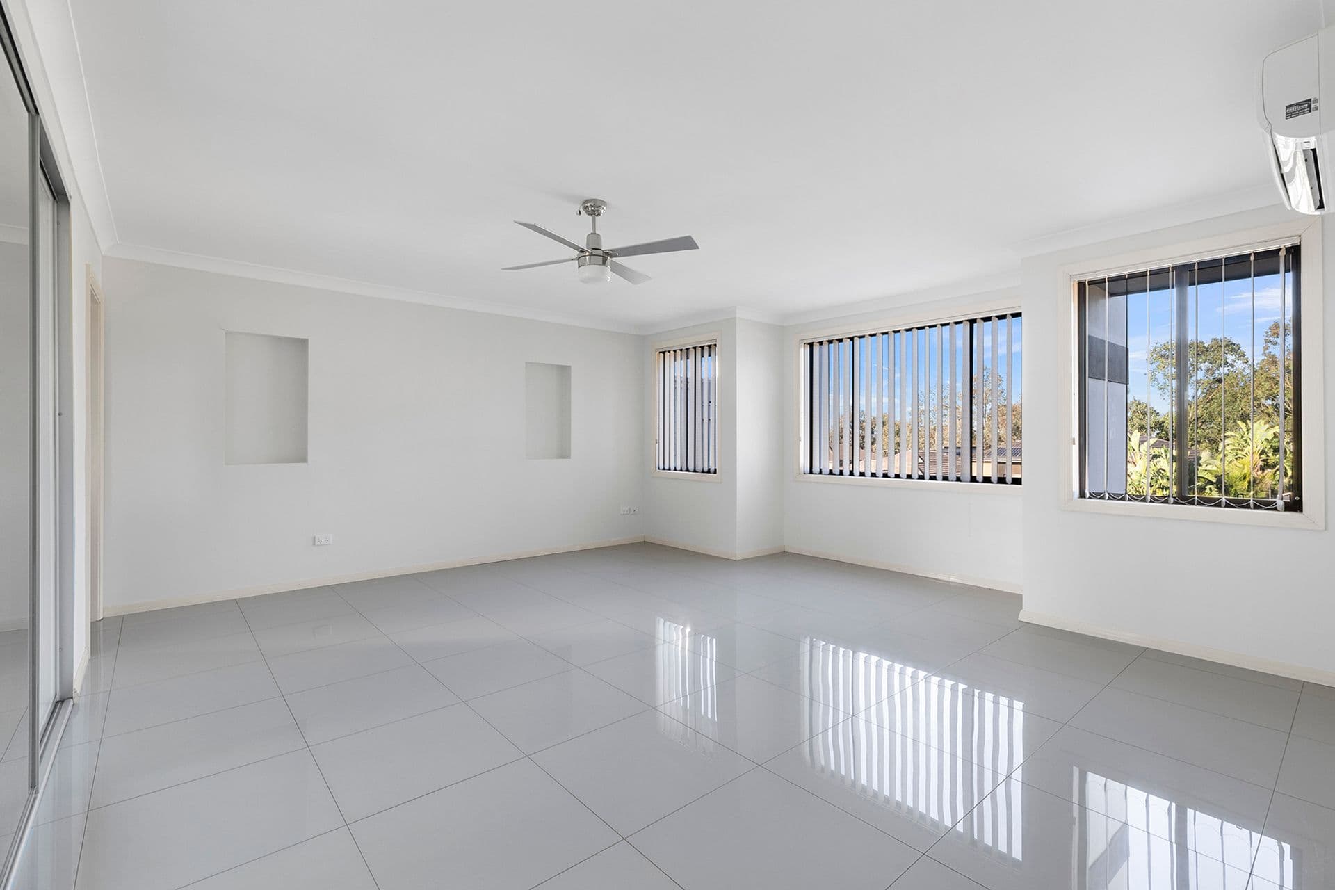 6 Fysh Avenue, Middleton Grange, NSW, 2171, Middleton Grange - Thumbnail 8