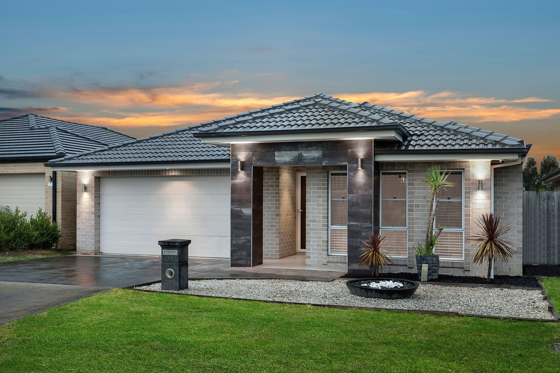 39 Stanley Avenue, Middleton Grange, NSW, 2171, Middleton Grange - Thumbnail 2