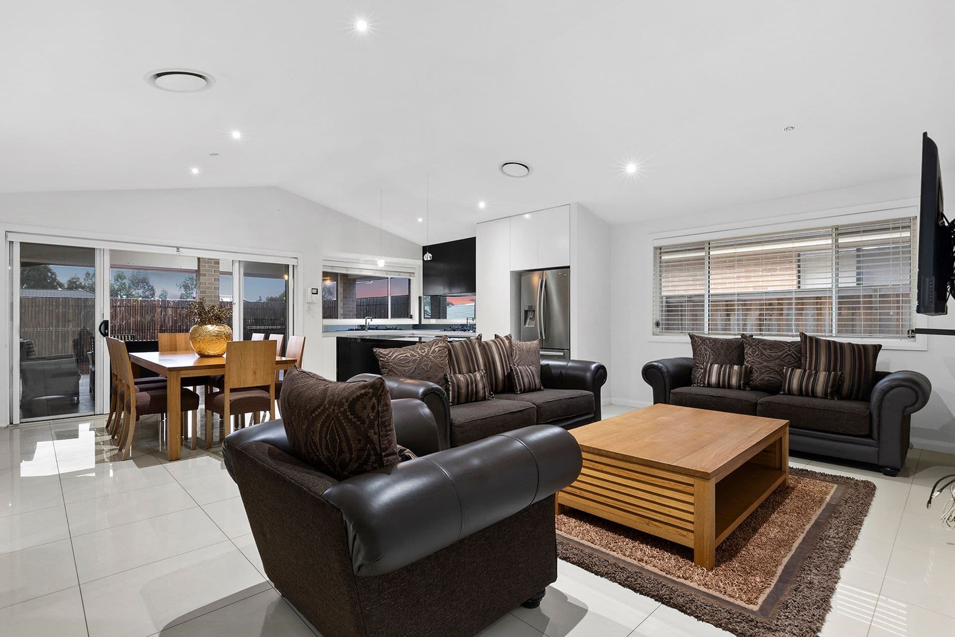 39 Stanley Avenue, Middleton Grange, NSW, 2171, Middleton Grange - Thumbnail 4