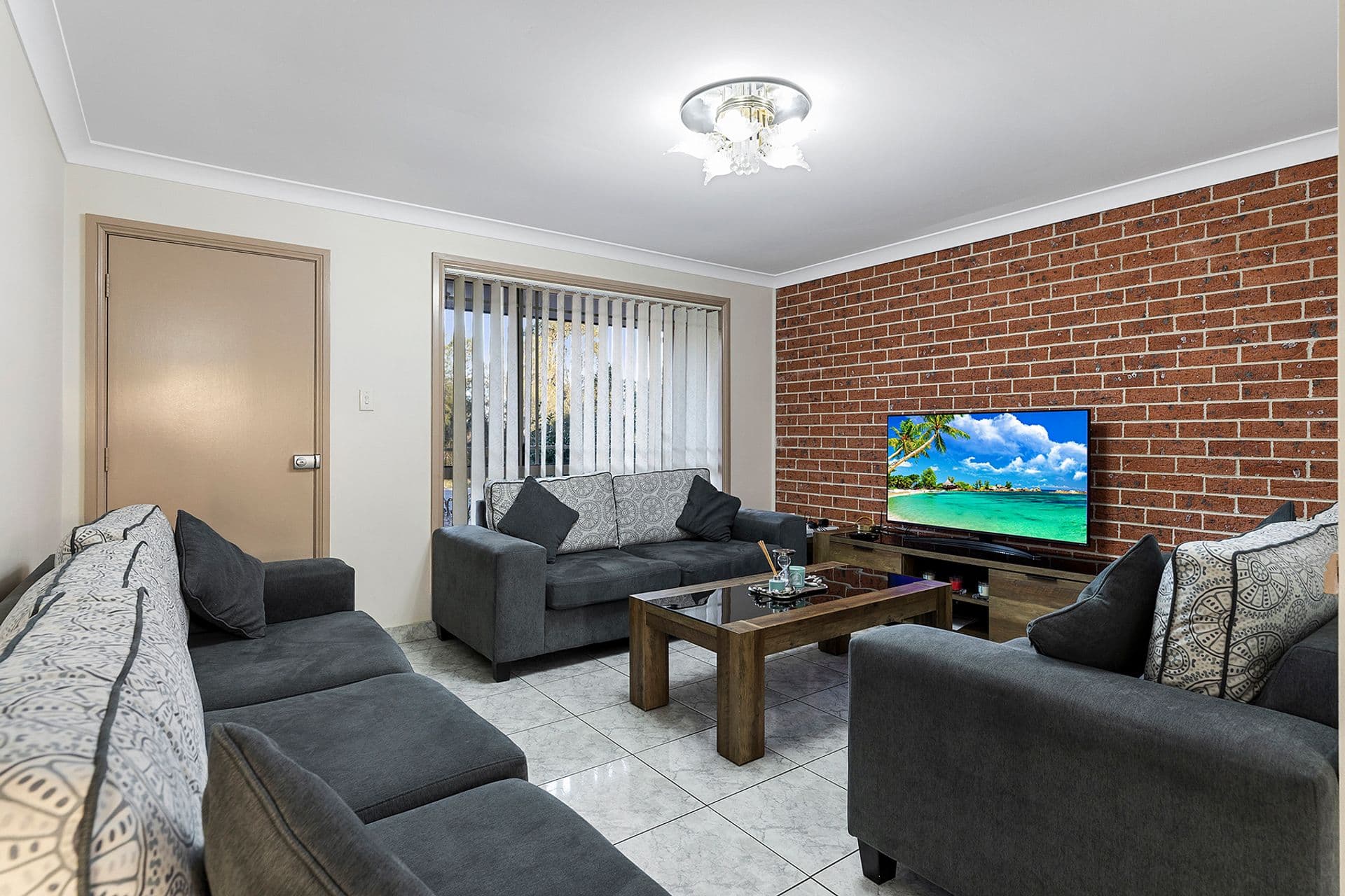 2/10 Peacock Close, Green Valley, NSW, 2168, Green Valley - Thumbnail 2