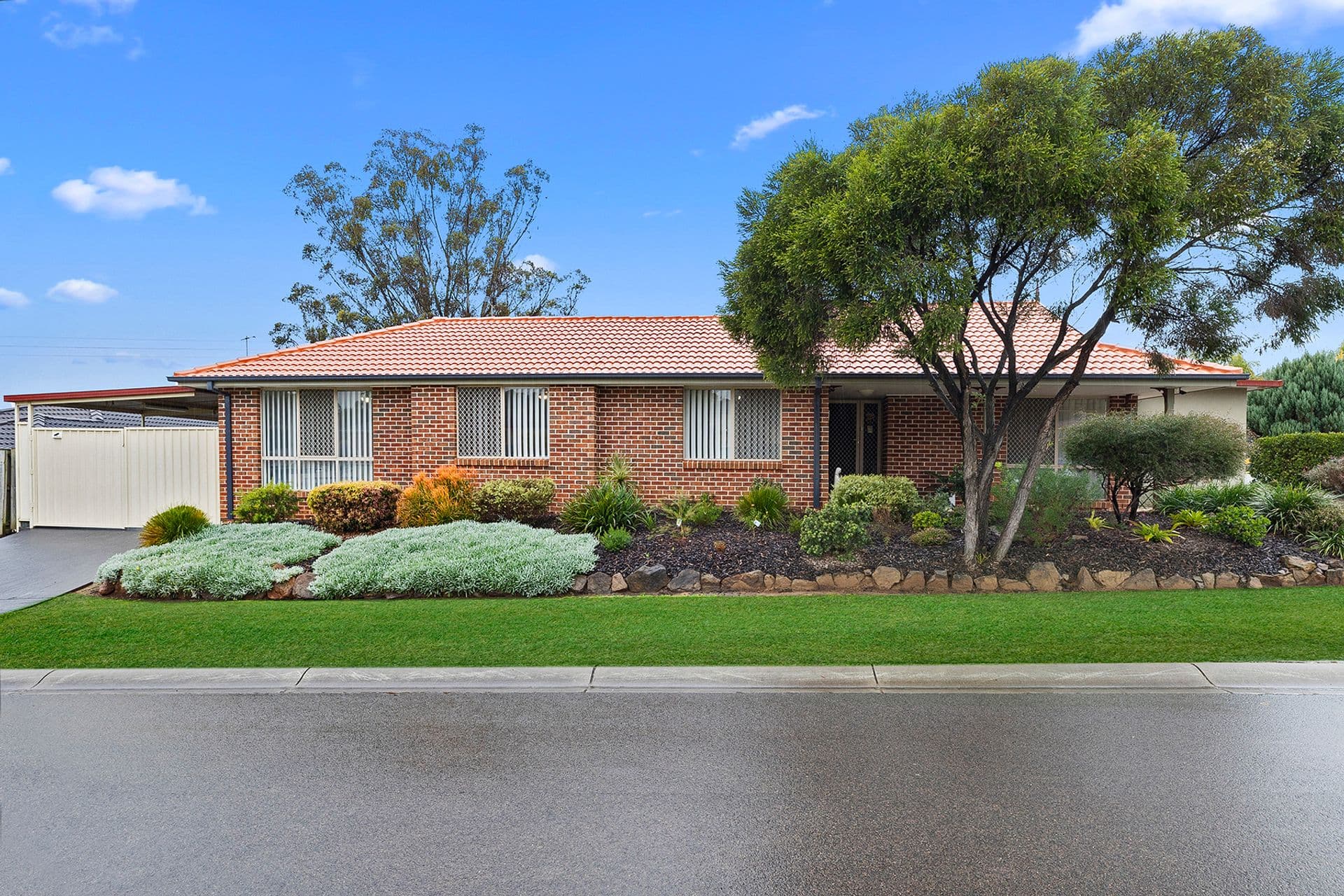 71 Mannow Avenue, West Hoxton, NSW, 2171, West Hoxton - Thumbnail 2