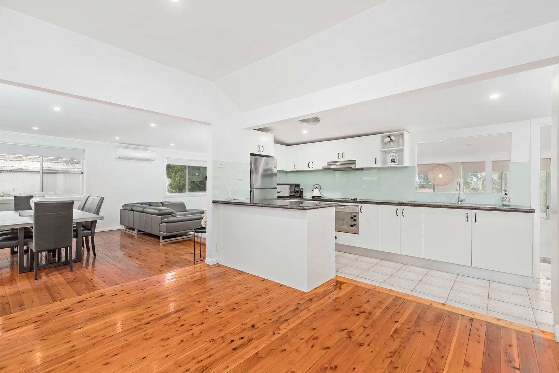 15 Twenty Second Avenue, West Hoxton, NSW, 2171, West Hoxton - Thumbnail 3