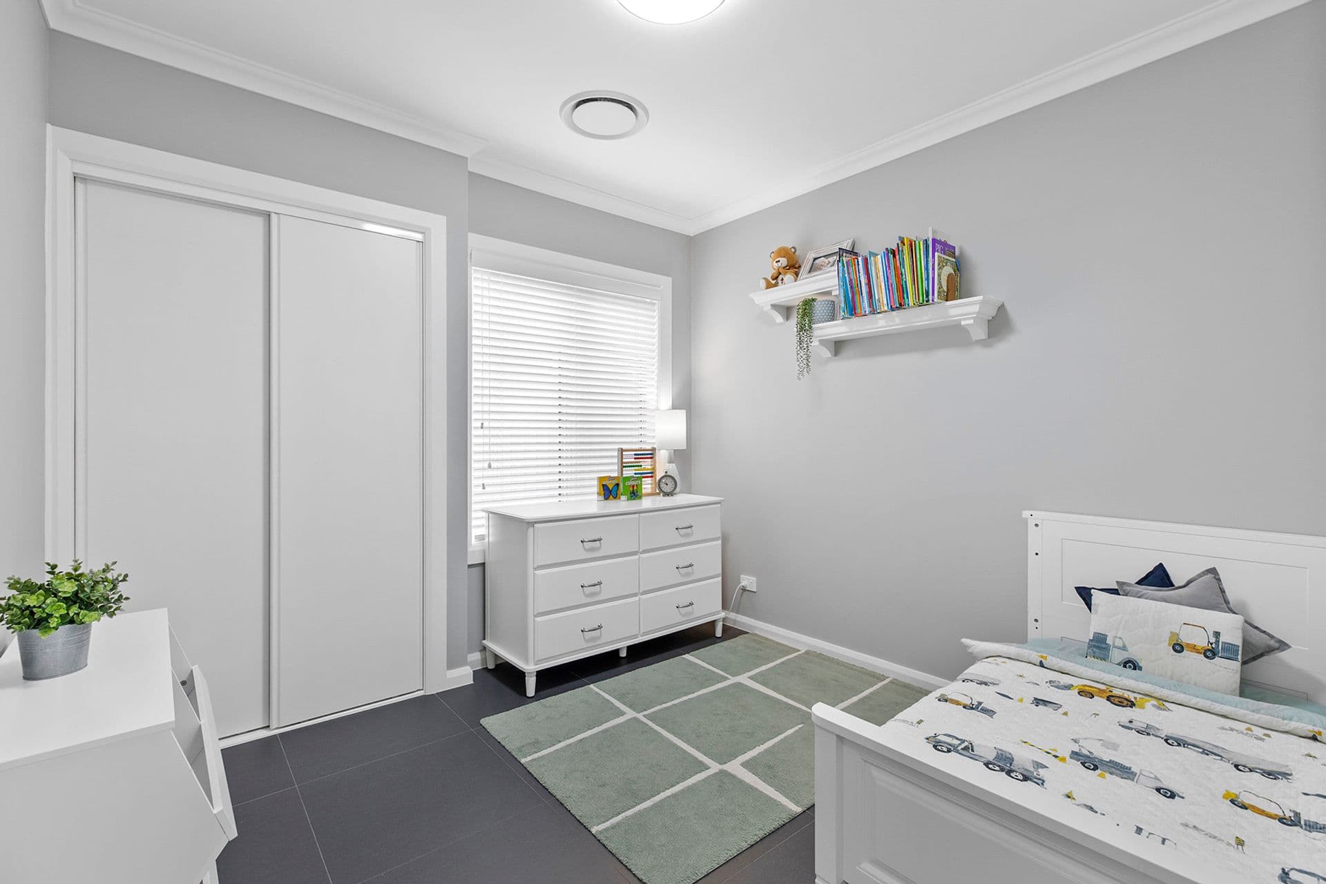 13 Irving Terrace, Middleton Grange, NSW, 2171, Middleton Grange - Thumbnail 6