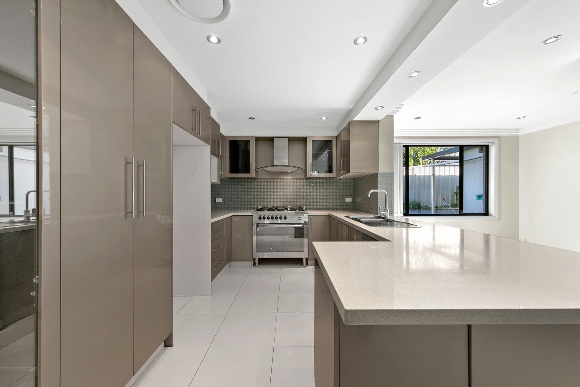 4 Pontville Close, West Hoxton, NSW, 2171, West Hoxton - Thumbnail 3