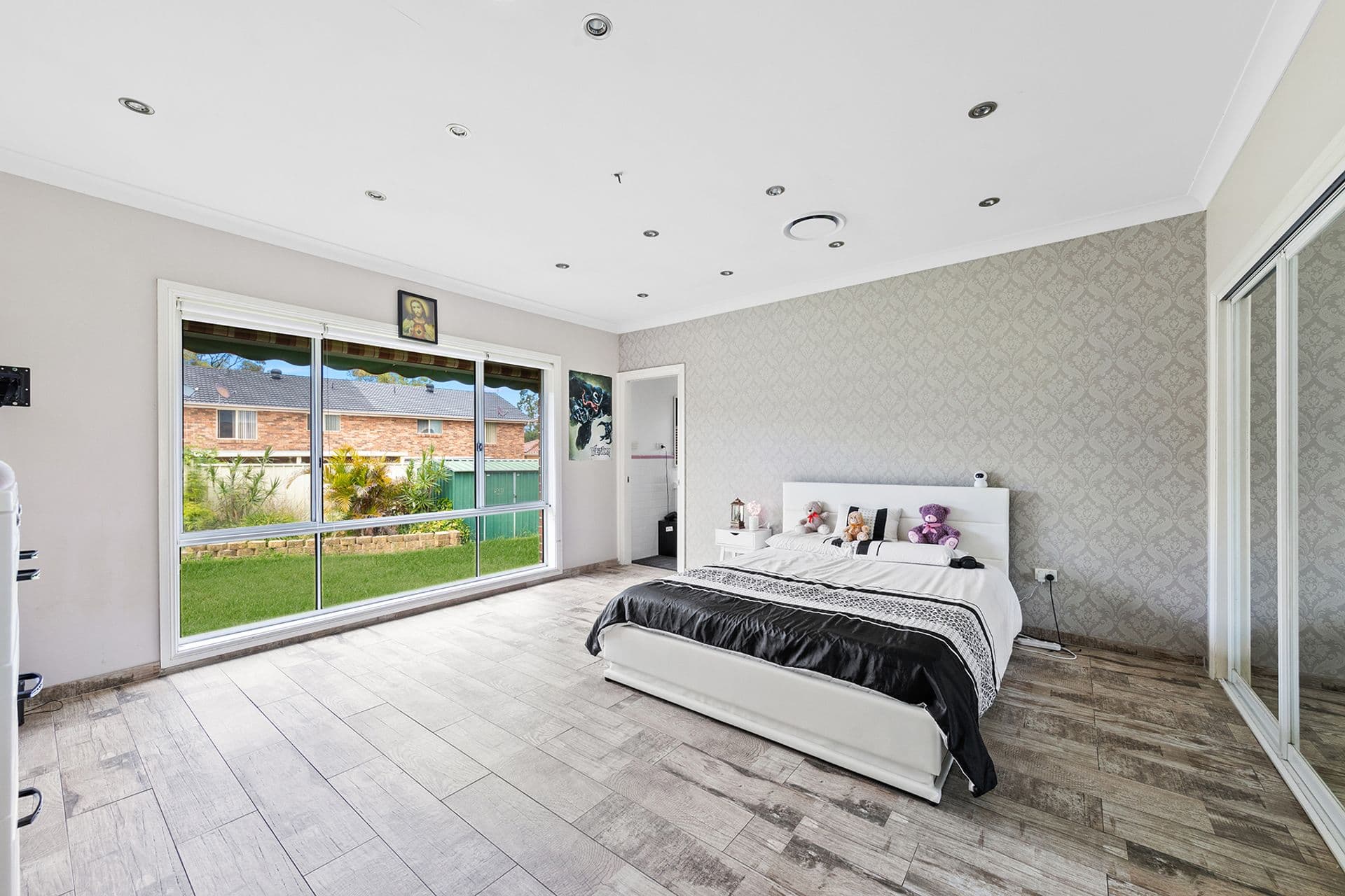 9 Lindeman Crescent, Green Valley, NSW, 2168, Green Valley - Thumbnail 6