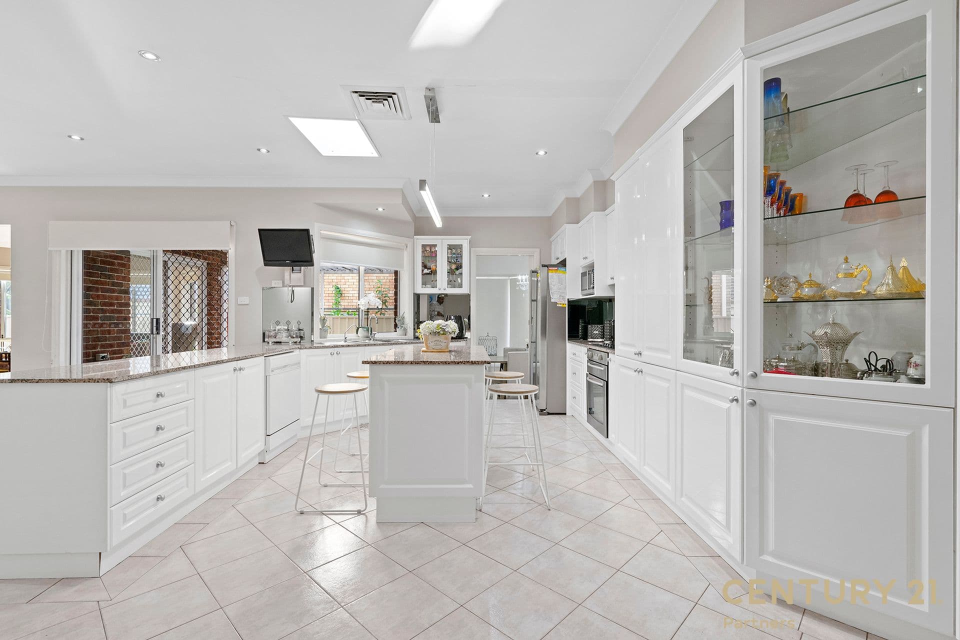 9 Lindeman Crescent, Green Valley, NSW, 2168, Green Valley - Thumbnail 4