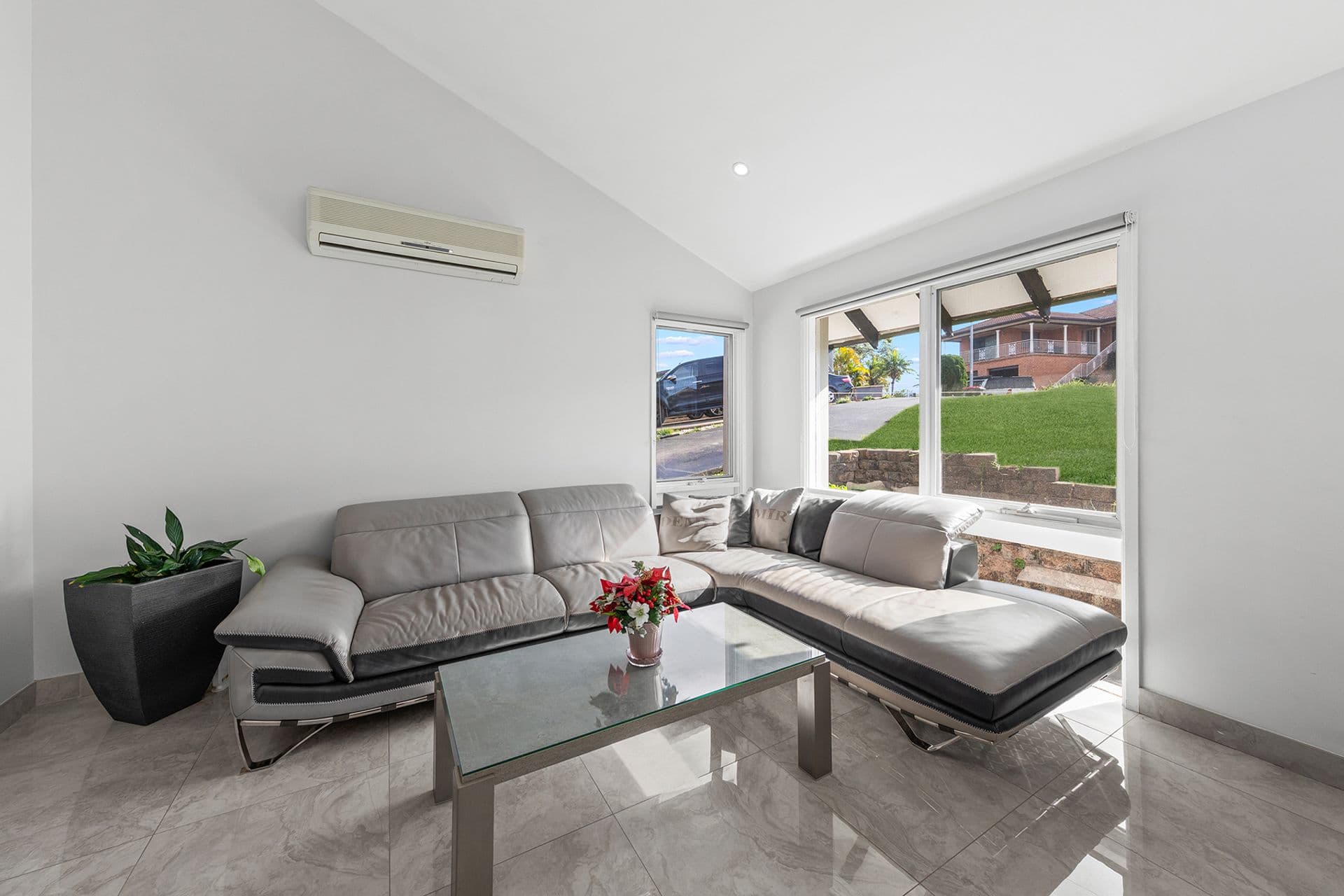4 And 4A Forester Place, Bossley Park, NSW, 2176, Bossley Park - Thumbnail 4