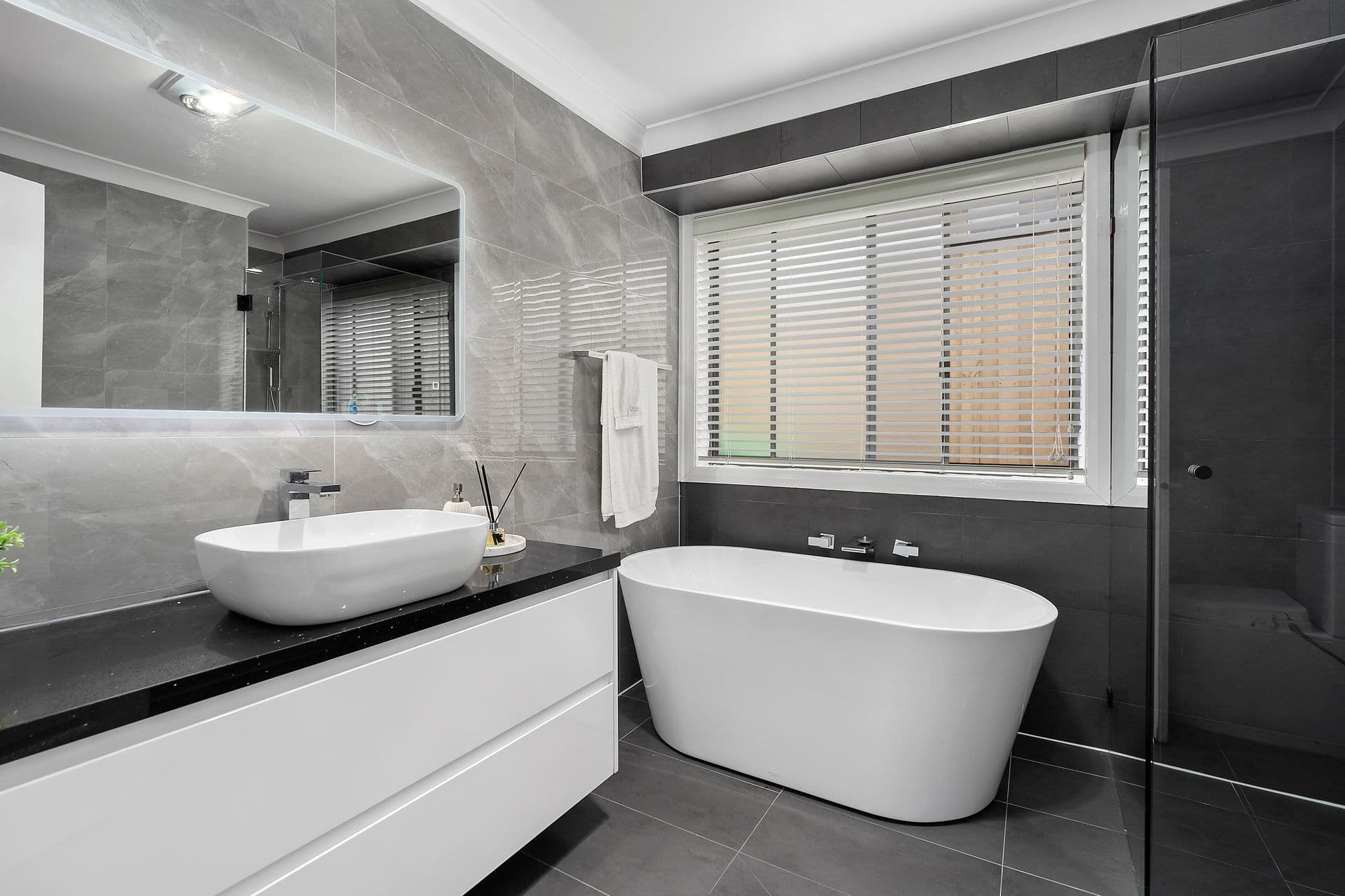 16 Stanley Avenue, Middleton Grange, NSW, 2171, Middleton Grange - Thumbnail 7