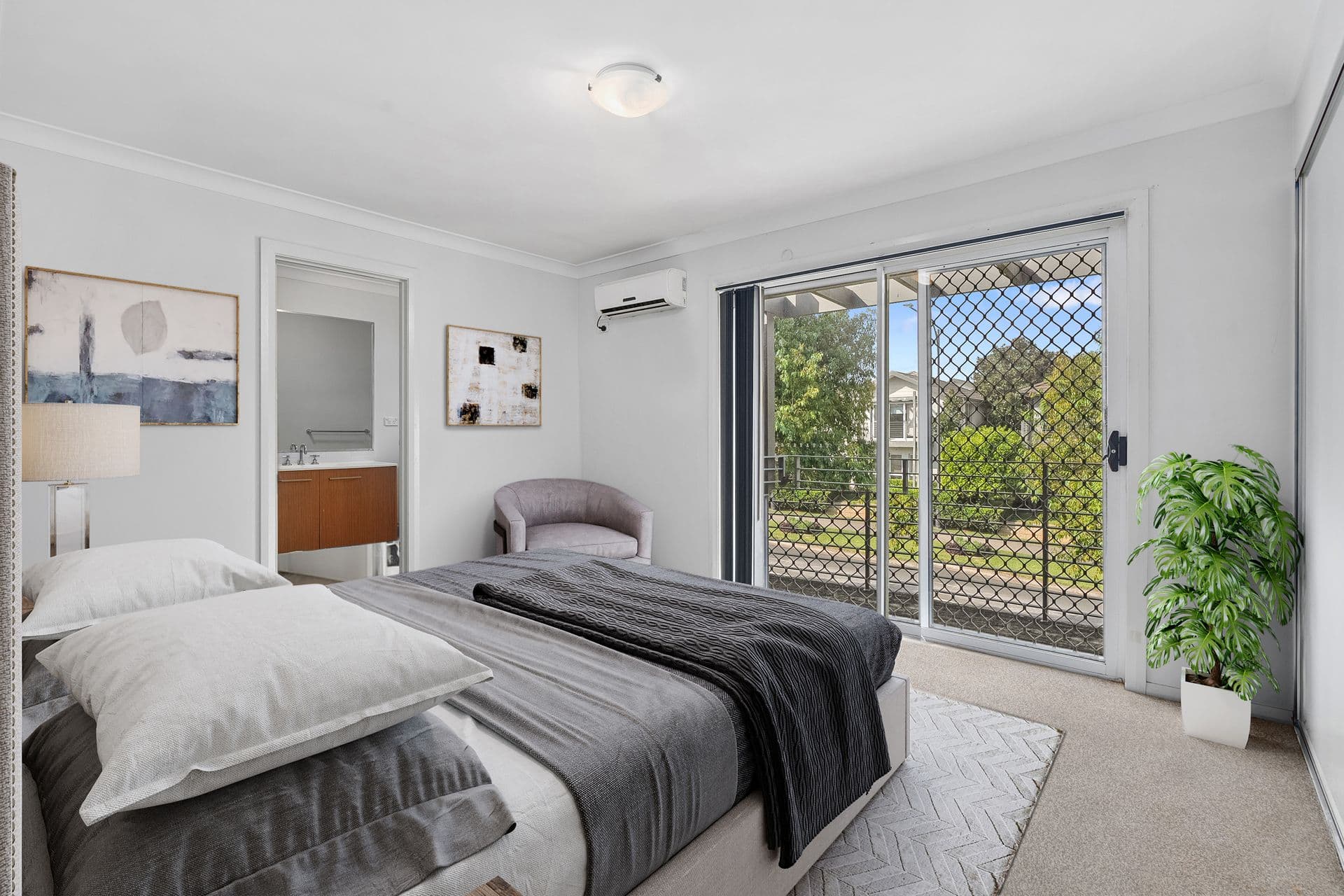 152 Middleton Drive, Middleton Grange, NSW, 2171, Middleton Grange - Thumbnail 8