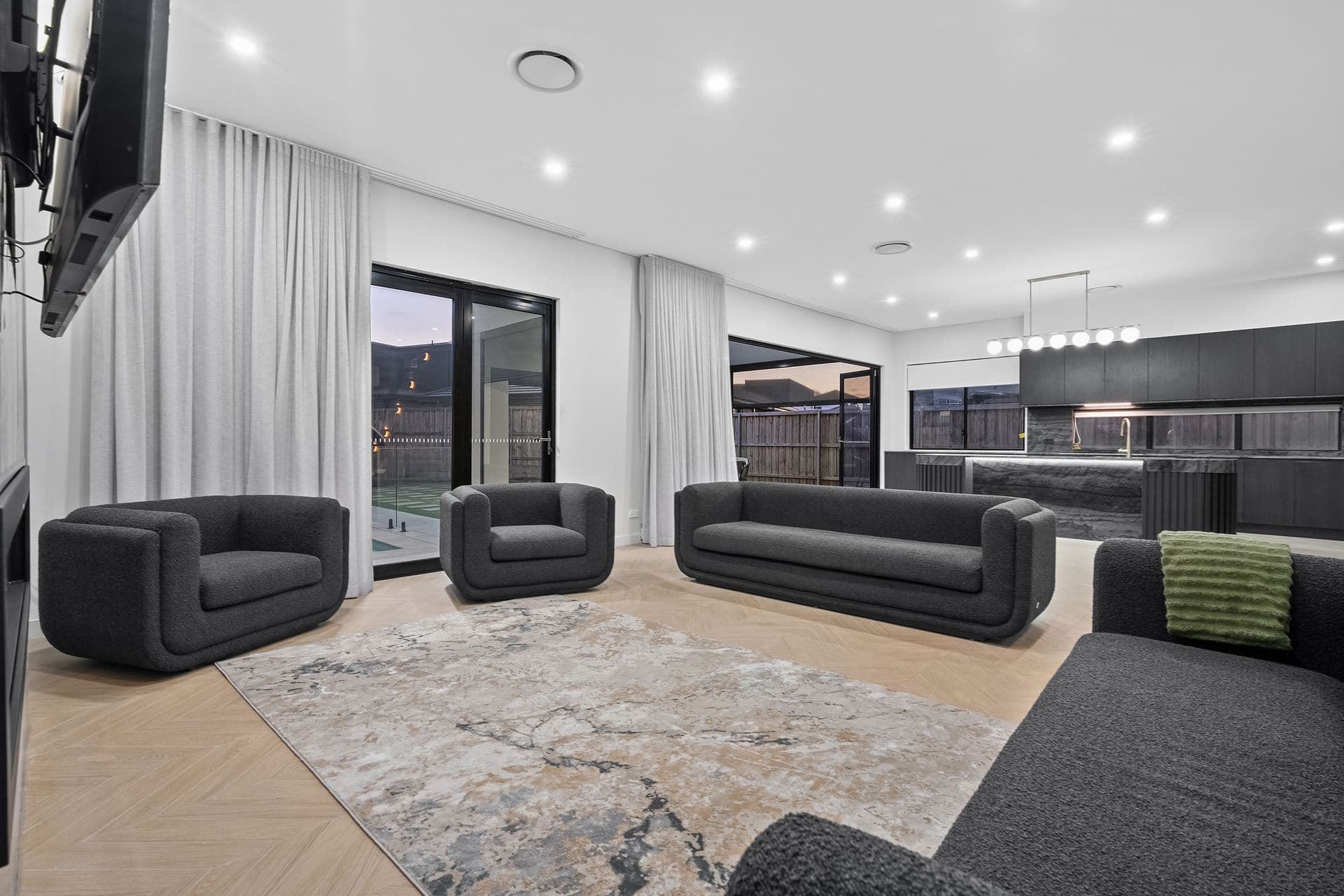 114 Rosedale Circuit, Carnes Hill, NSW, 2171, Carnes Hill - Thumbnail 6