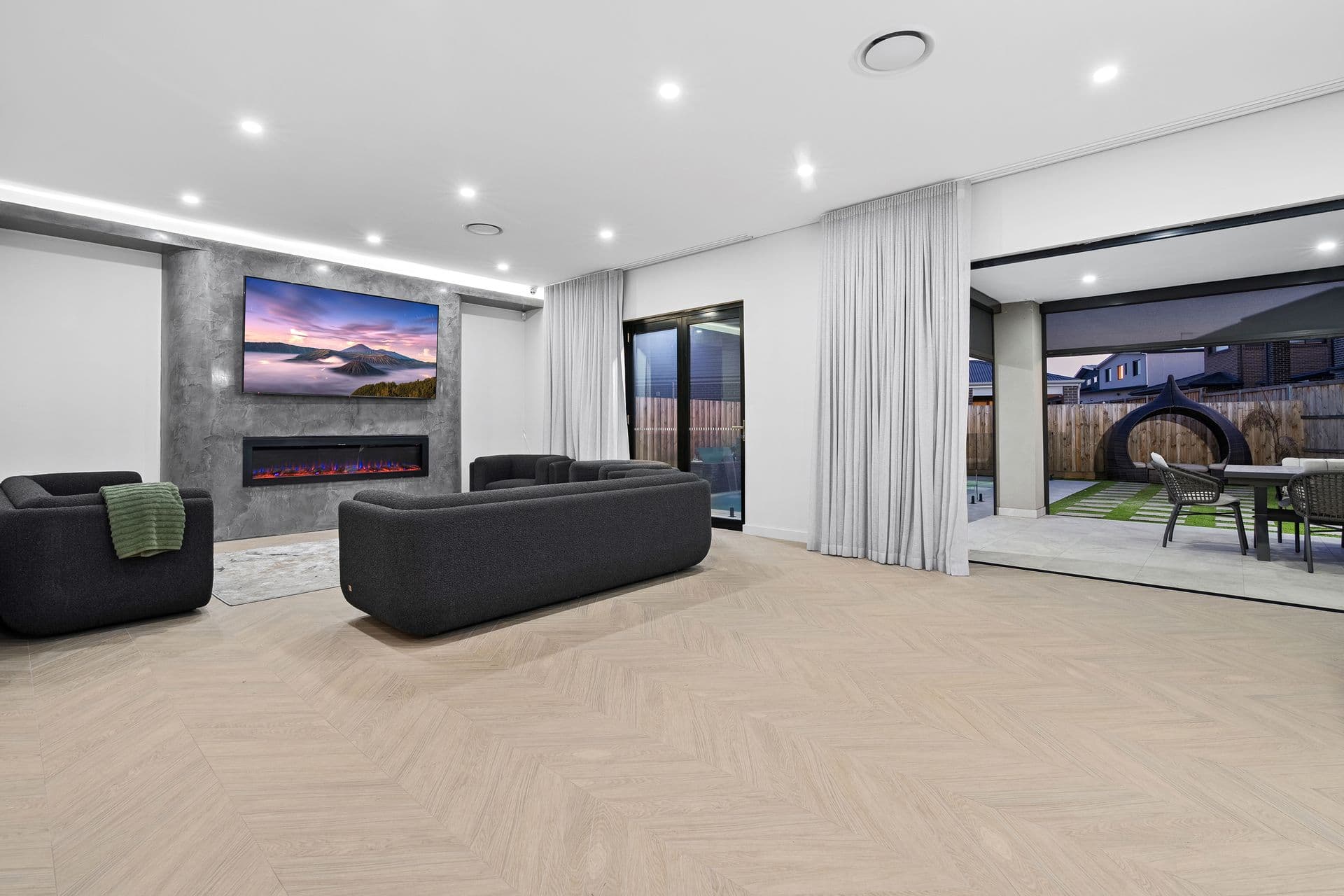 114 Rosedale Circuit, Carnes Hill, NSW, 2171, Carnes Hill - Thumbnail 7