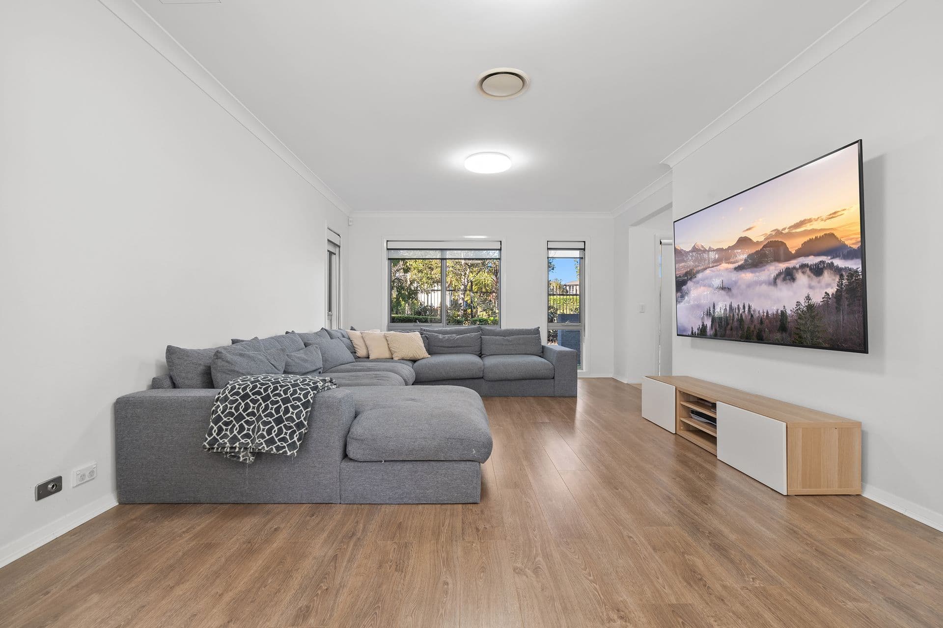 2 Glider Avenue, Middleton Grange, NSW, 2171, Middleton Grange - Thumbnail 3