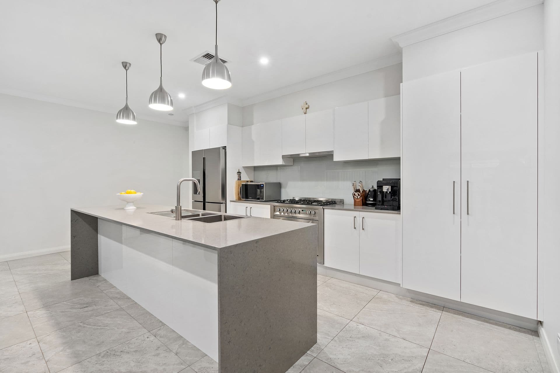 10 Affleck Gardens, Middleton Grange, NSW, 2171, Middleton Grange - Thumbnail 3