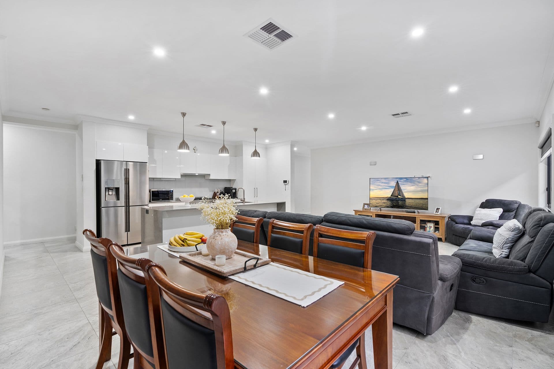 10 Affleck Gardens, Middleton Grange, NSW, 2171, Middleton Grange - Thumbnail 5