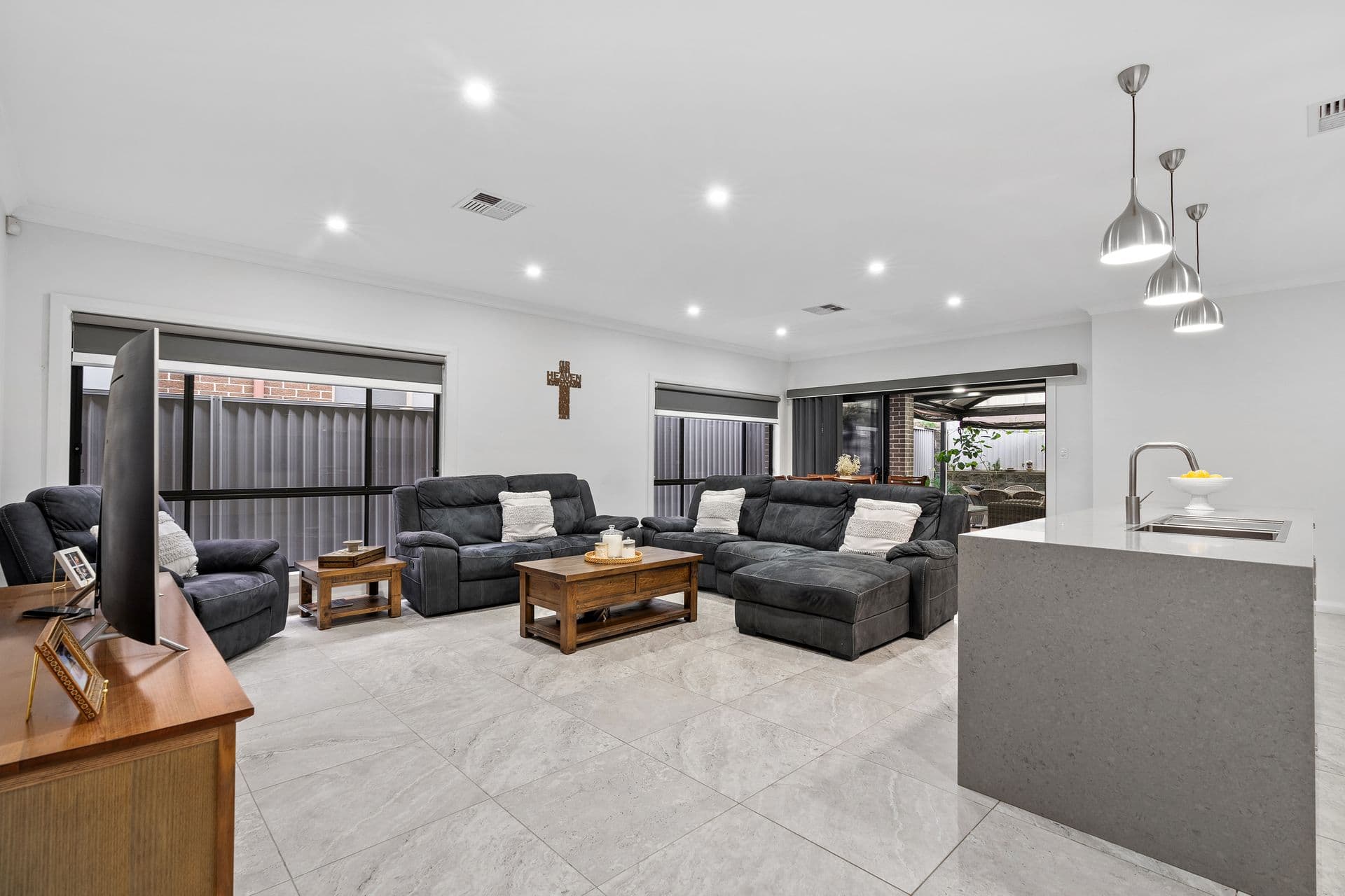 10 Affleck Gardens, Middleton Grange, NSW, 2171, Middleton Grange - Thumbnail 2