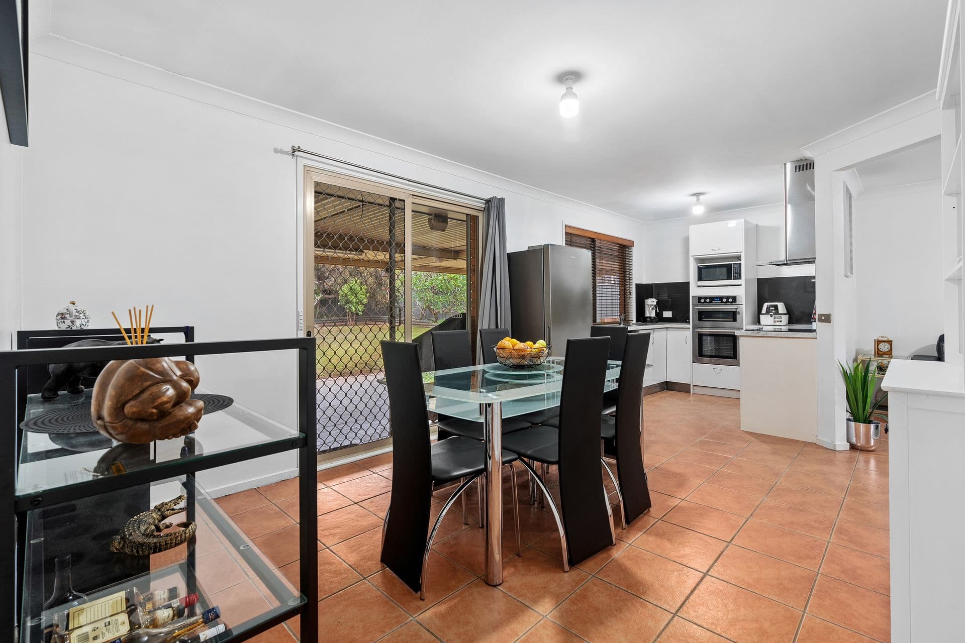 14 Port Macquarie Avenue, Hoxton Park, NSW, 2171, Hoxton Park - Thumbnail 4