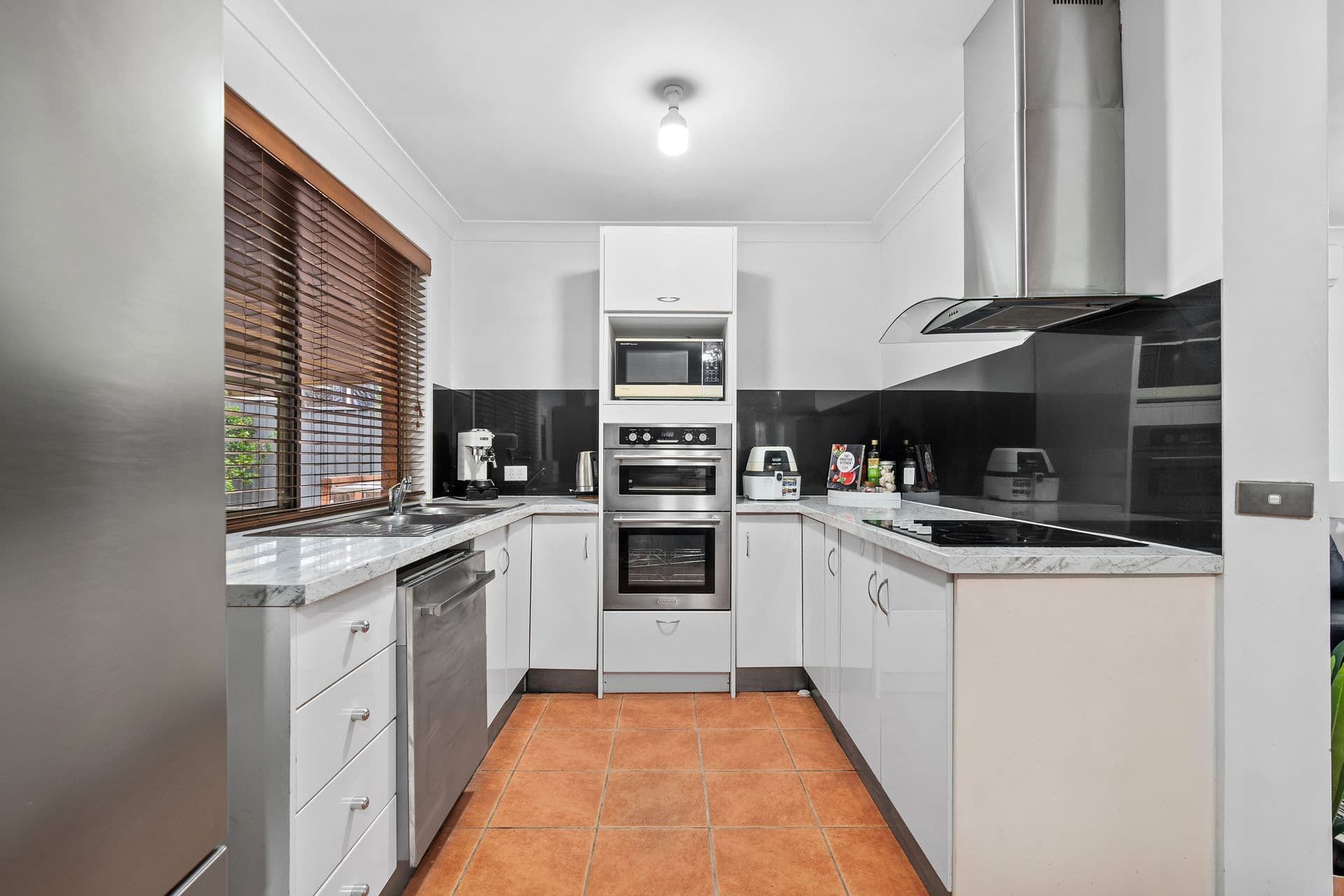 14 Port Macquarie Avenue, Hoxton Park, NSW, 2171, Hoxton Park - Thumbnail 3