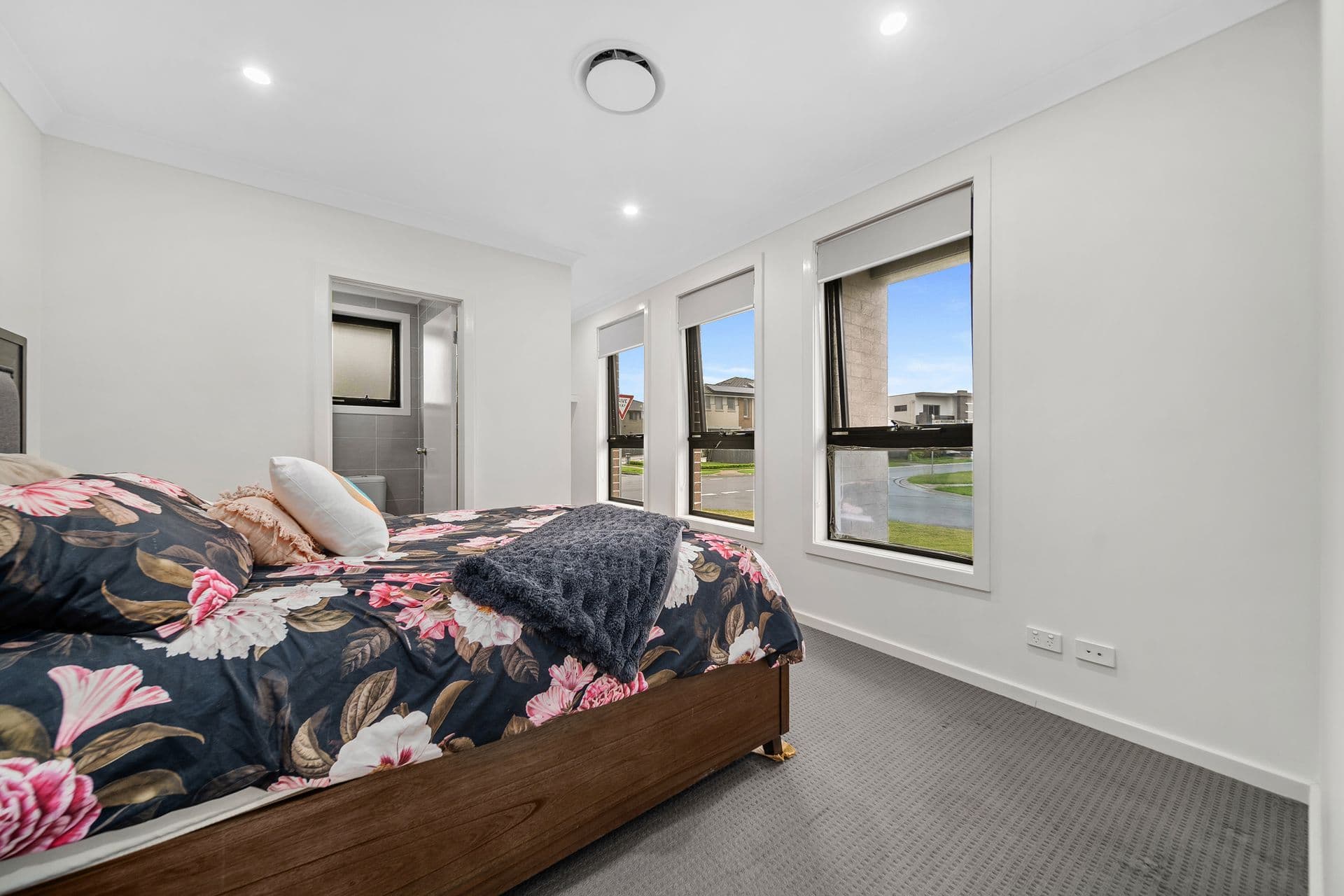 150 Rosedale Circuit, Carnes Hill, NSW, 2171, Carnes Hill - Thumbnail 8