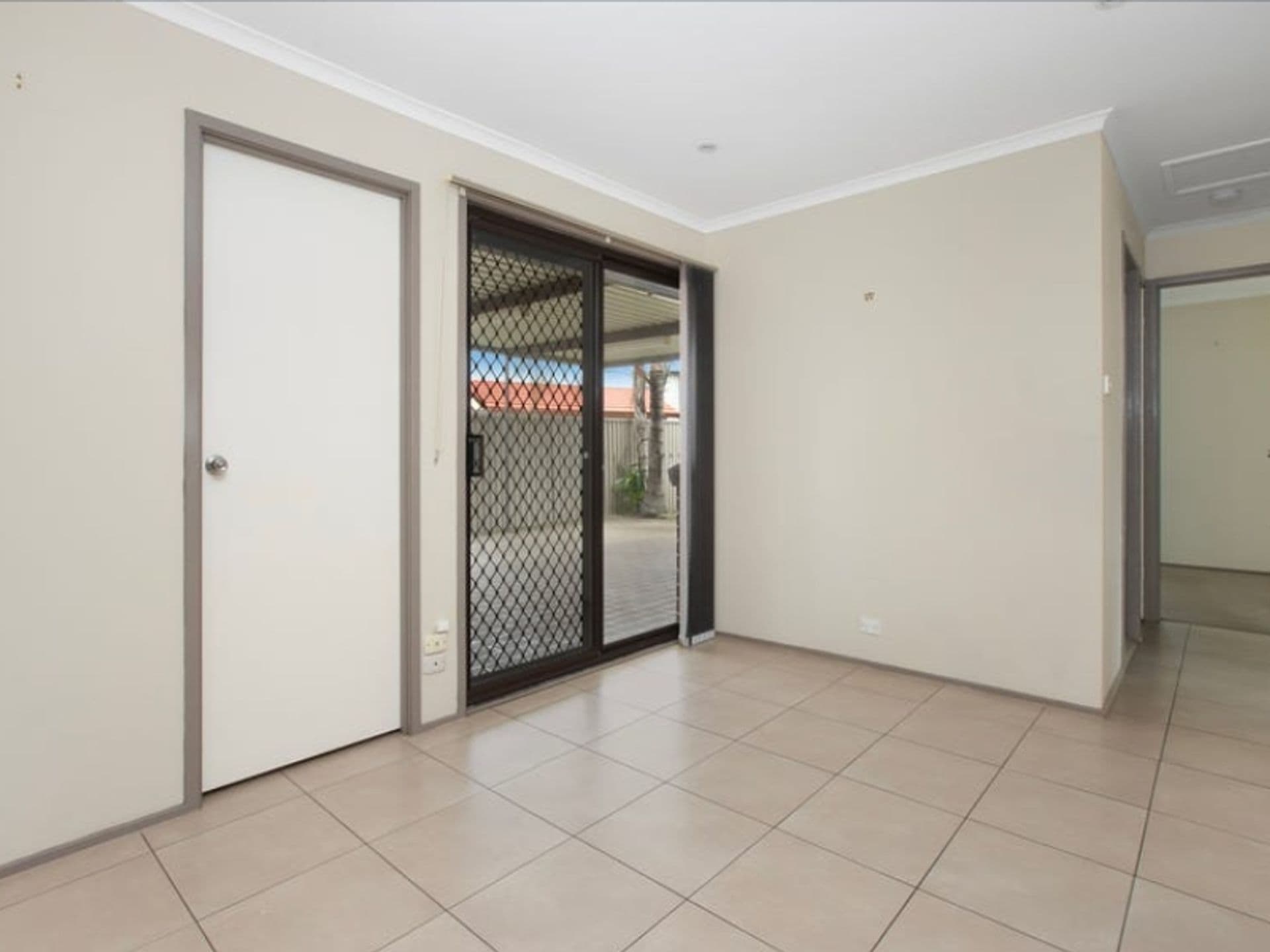 38 Pleasant Street, Bossley Park, NSW, 2176, Bossley Park - Thumbnail 3