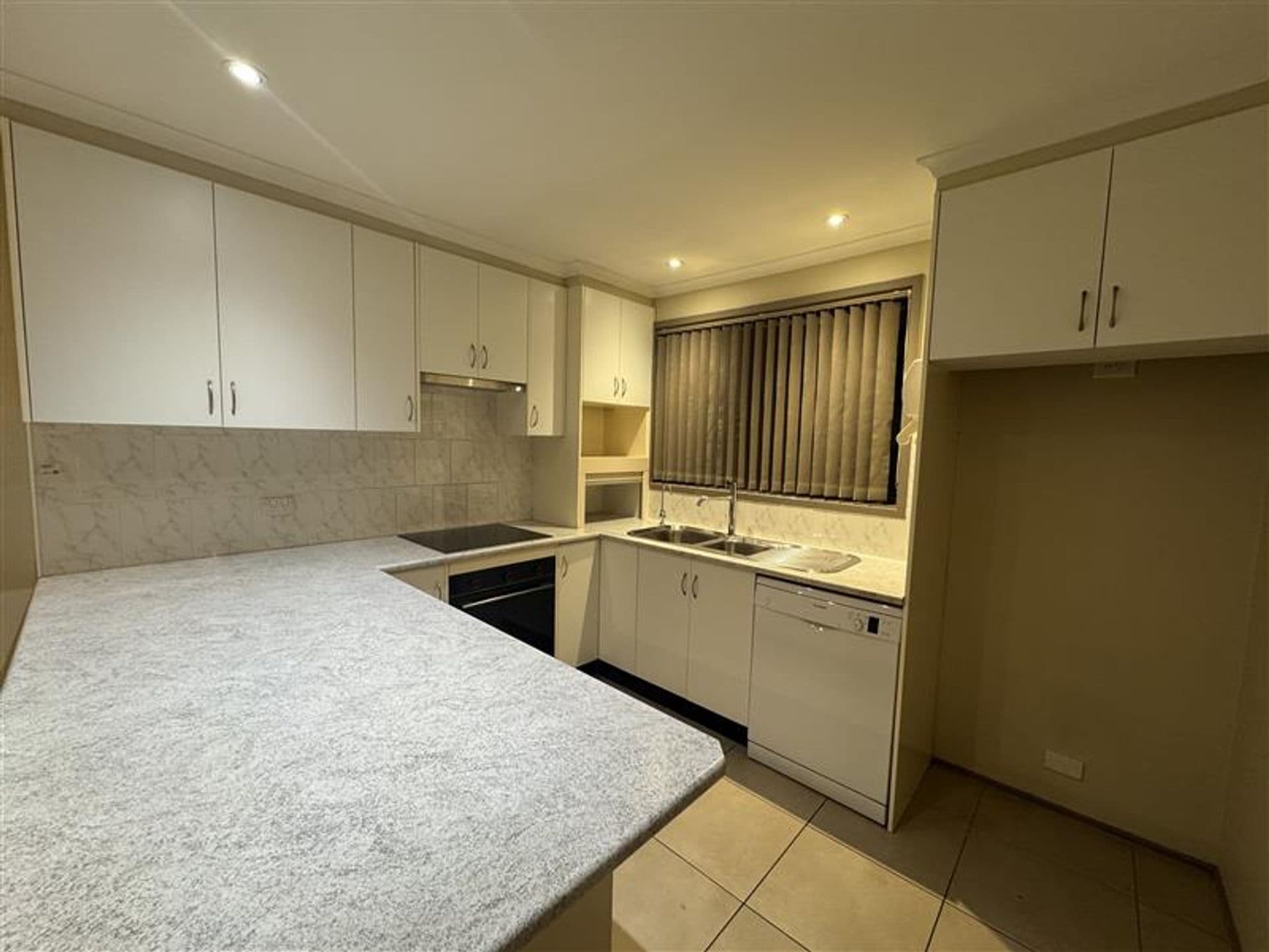 38 Pleasant Street, Bossley Park, NSW, 2176, Bossley Park - Thumbnail 2