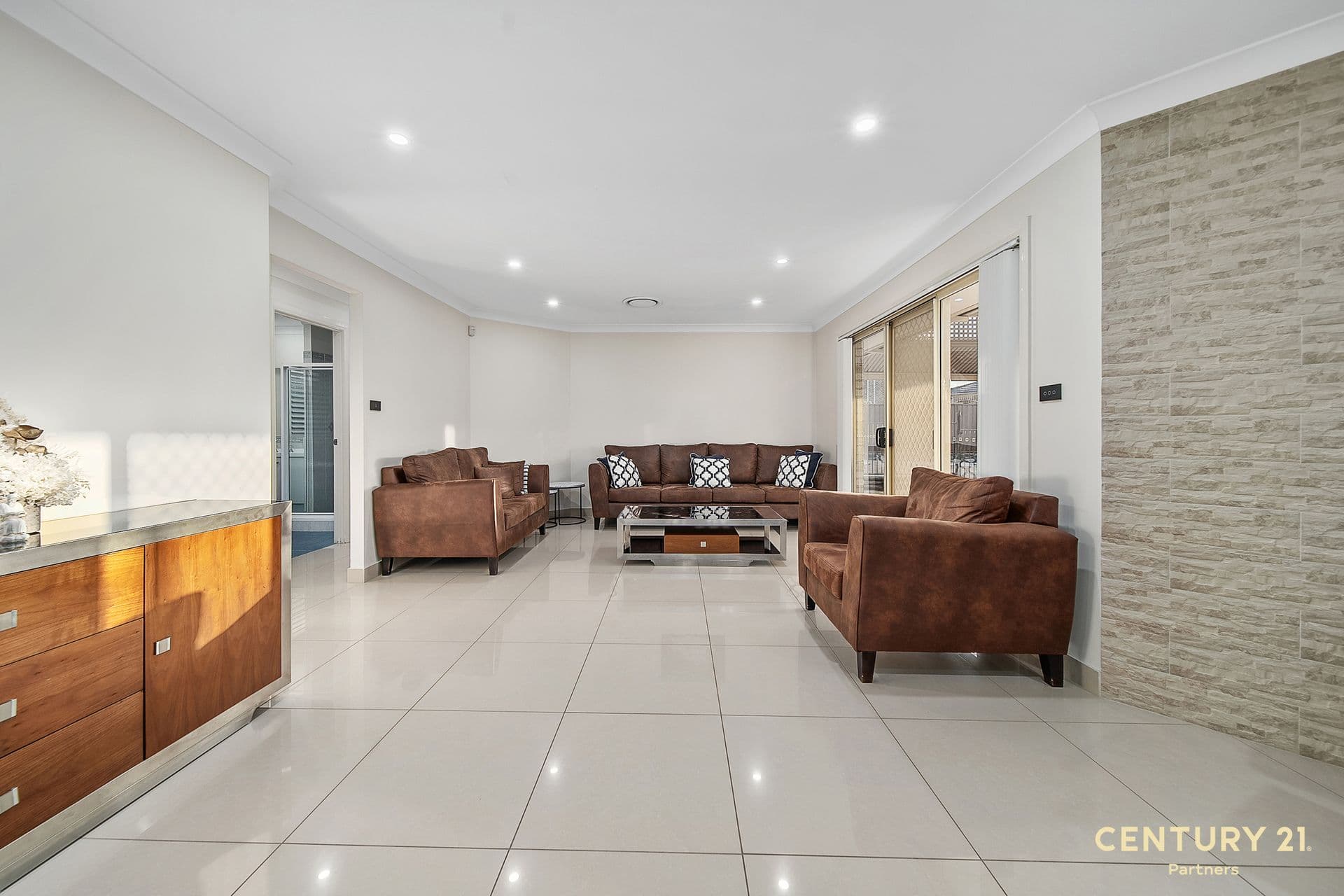 34 Flinders Crescent, Hinchinbrook, NSW, 2168, Hinchinbrook - Thumbnail 3