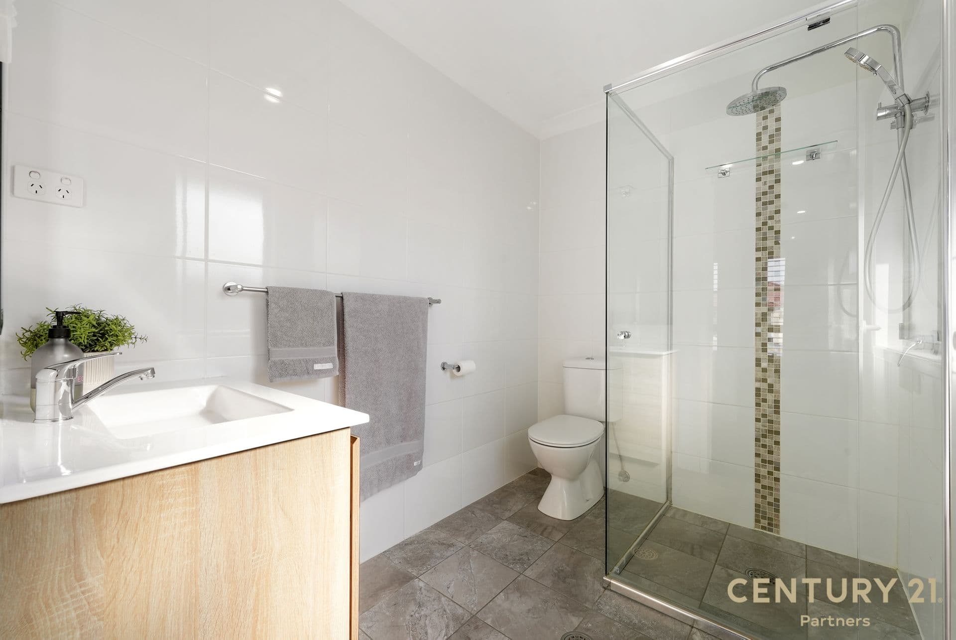 3 Cowling Avenue, Middleton Grange, NSW, 2171, Middleton Grange - Thumbnail 8