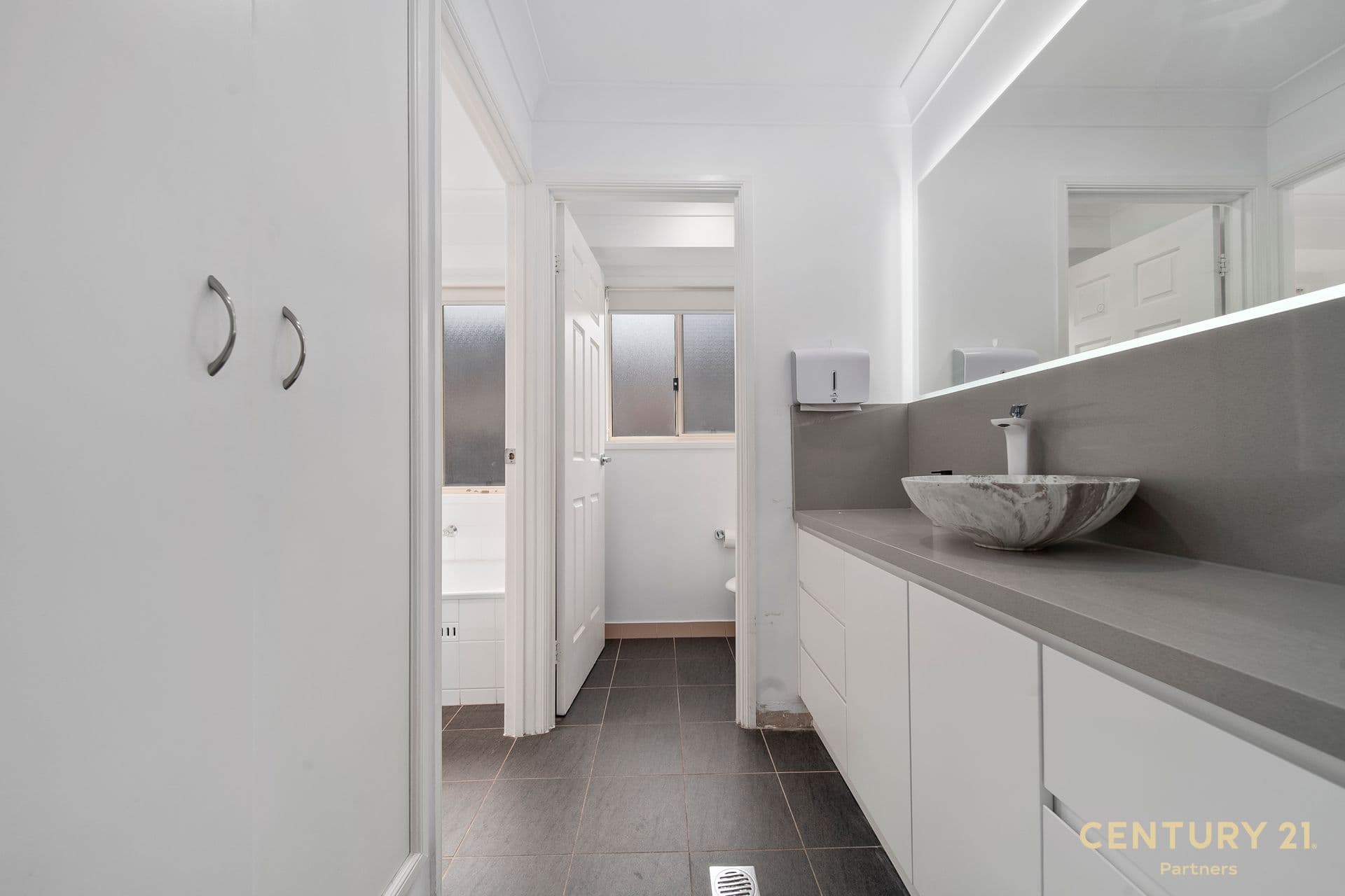 Shop 2/515 Cowpasture Road, Len Waters Estate, NSW, 2171, West Hoxton - Thumbnail 8