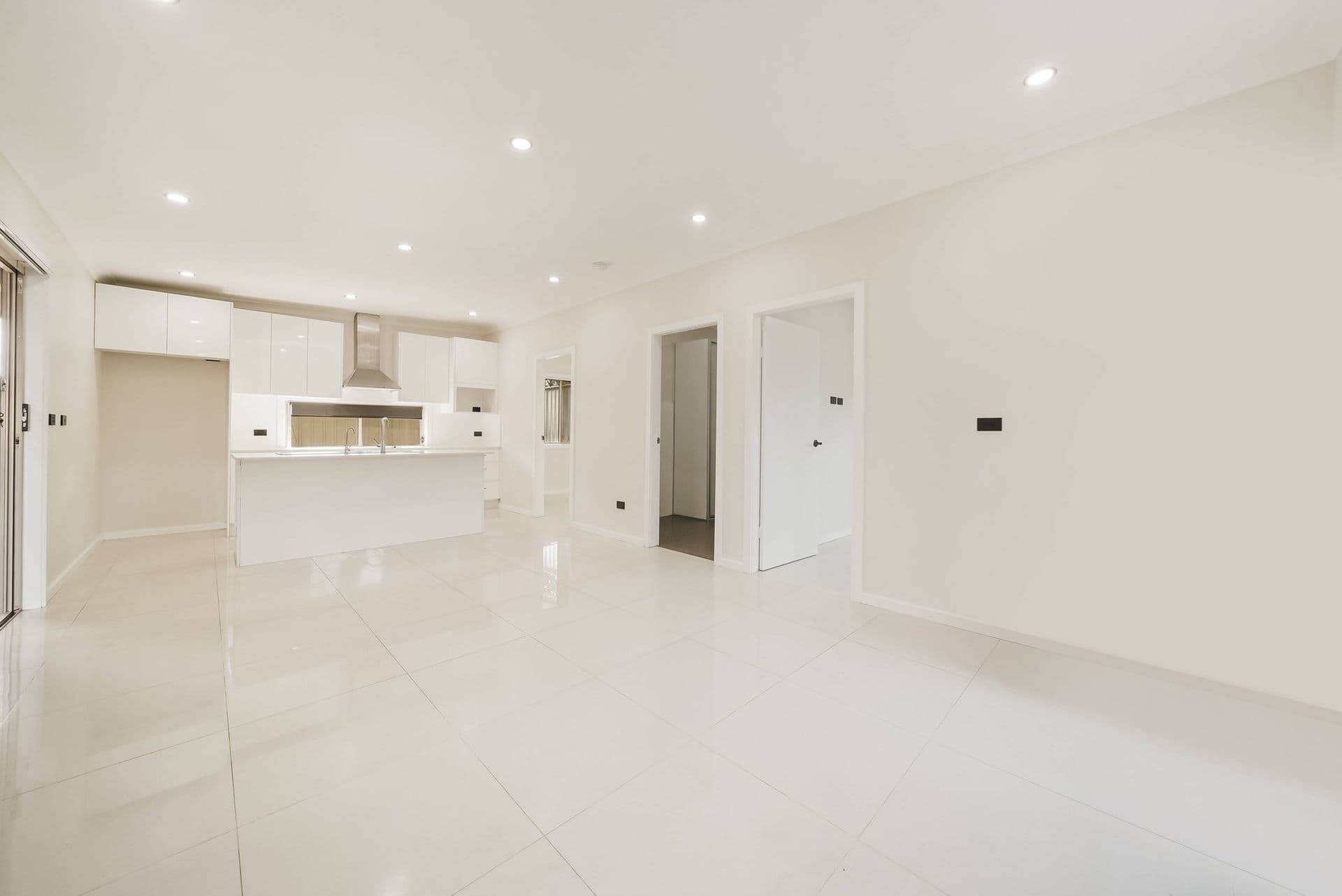 Shop 2/515 Cowpasture Road, Len Waters Estate, NSW, 2171, Busby - Thumbnail 2
