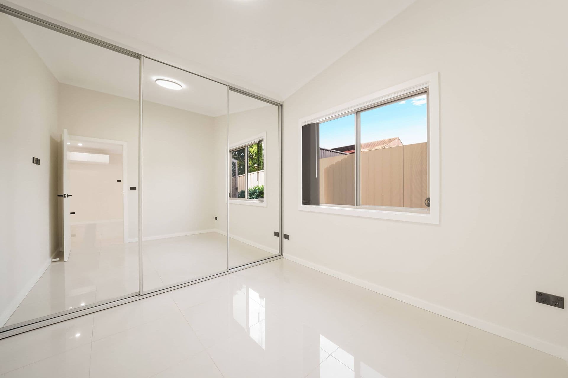 Shop 2/515 Cowpasture Road, Len Waters Estate, NSW, 2171, Busby - Thumbnail 4