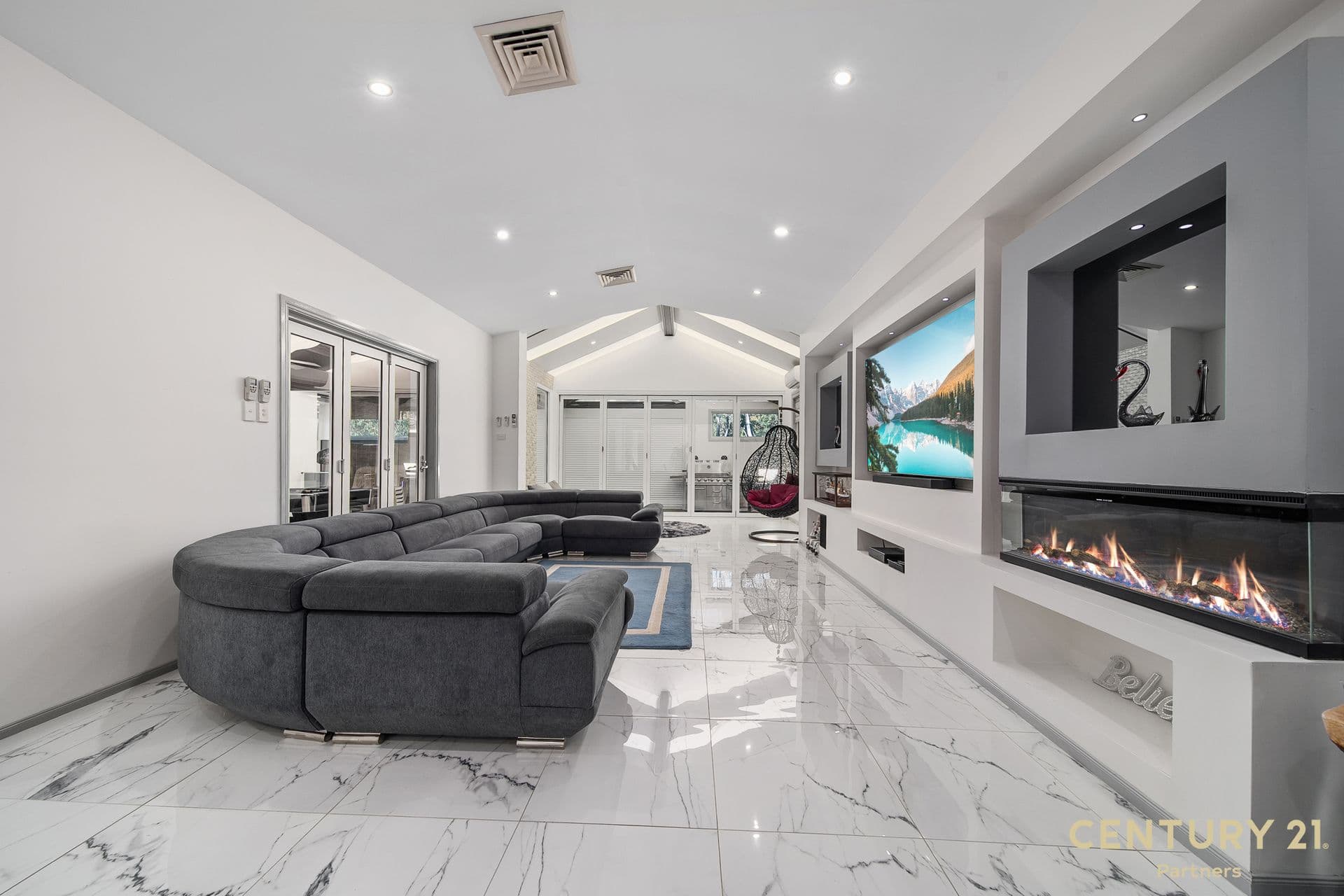 16 Ferraro Crescent, West Hoxton, NSW, 2171, West Hoxton - Thumbnail 6