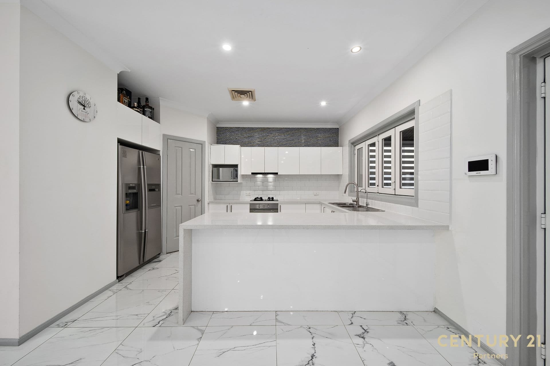 16 Ferraro Crescent, West Hoxton, NSW, 2171, West Hoxton - Thumbnail 4