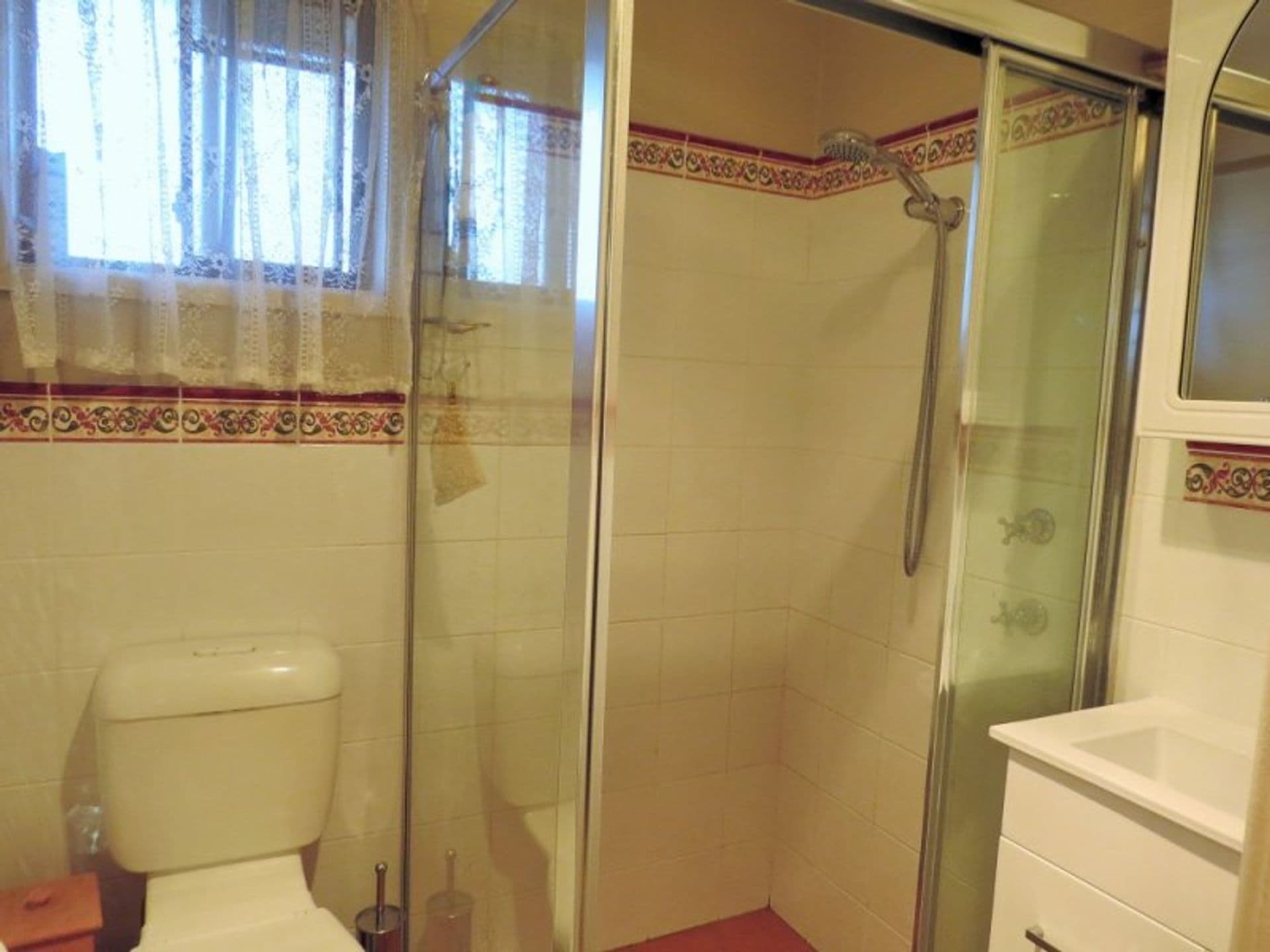 128 Harrow Road, Glenfield, NSW, 2167, Glenfield - Thumbnail 8